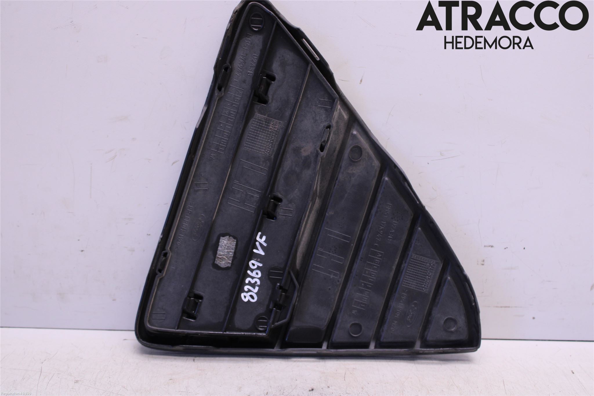 Ford FOCUS 11-14 Grilldel Vänster