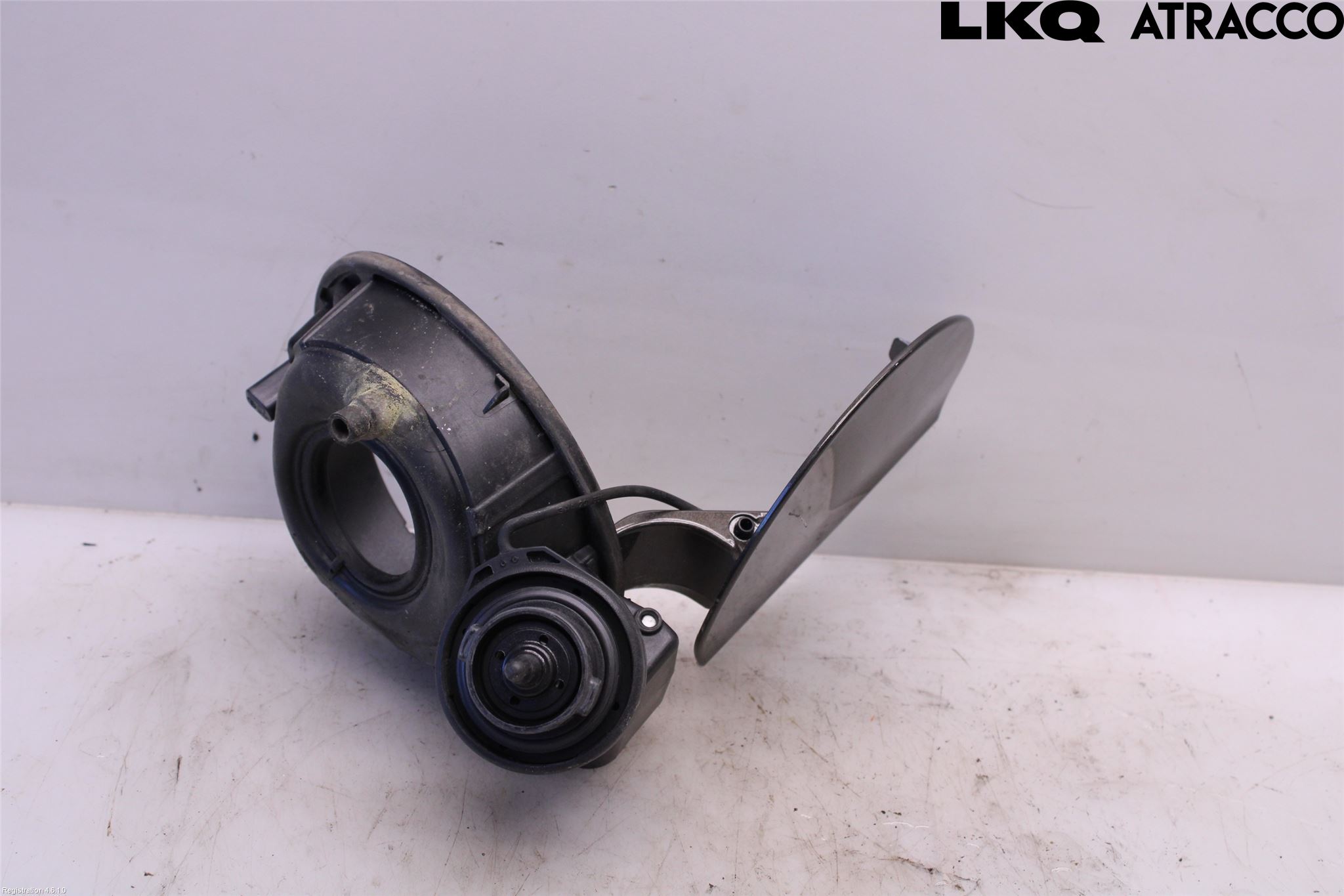 Volkswagen VW PASSAT 11-14 Tanklucka