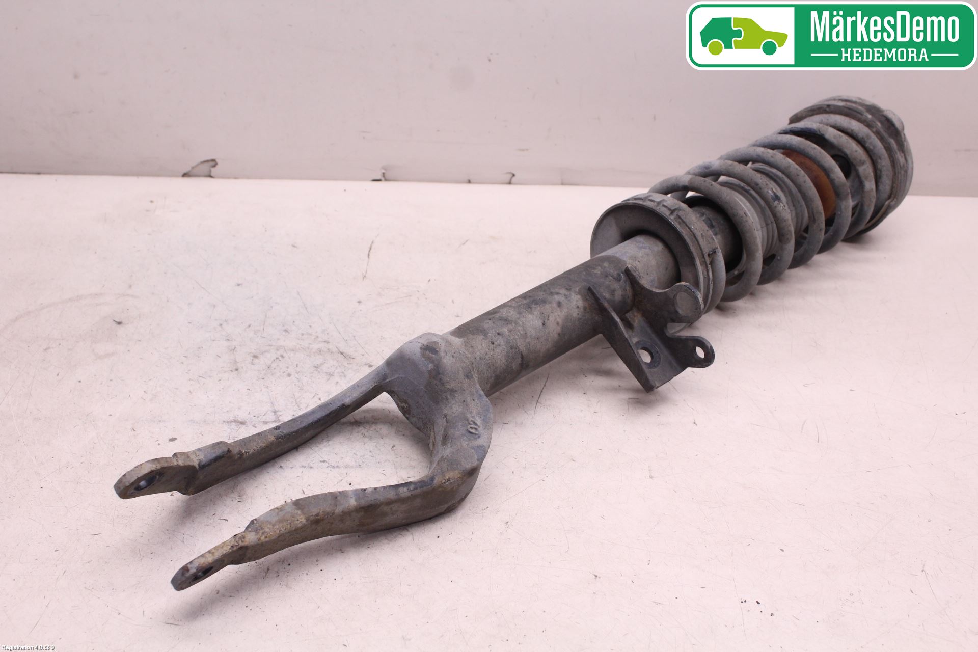 BMW 5 F10/F11/F18 09-17 Fjäderben Fram Höger