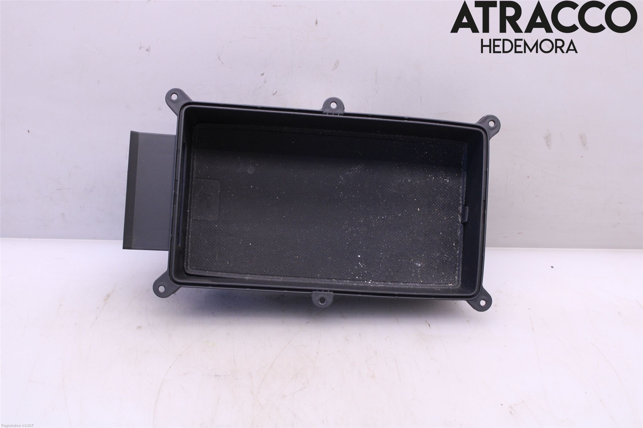 Audi A4/S4 B9 20- Instrumentbräda Förvaringsfack