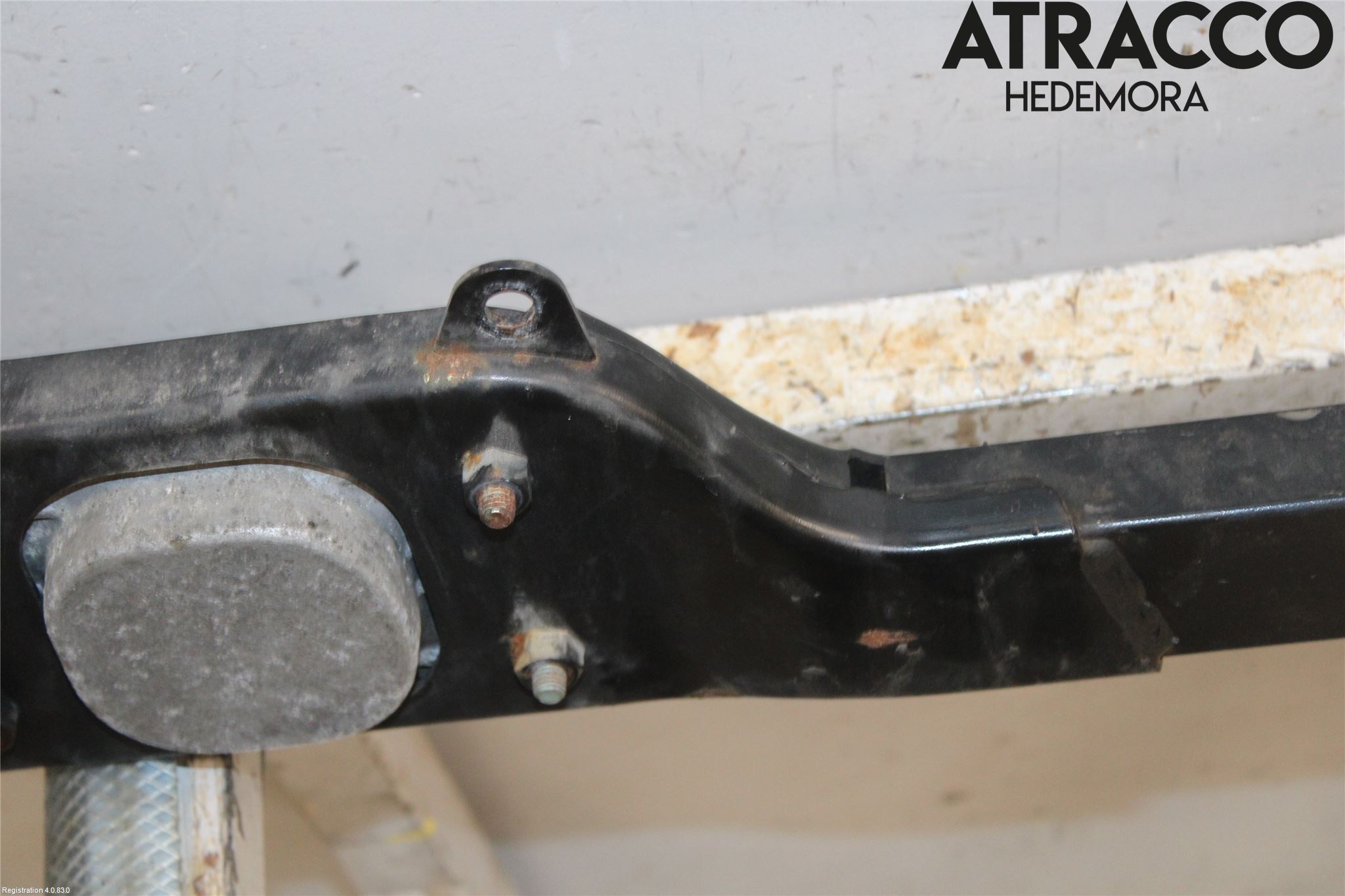 Audi A4/S4 01-05 Kylarfäste-Ram-Balk