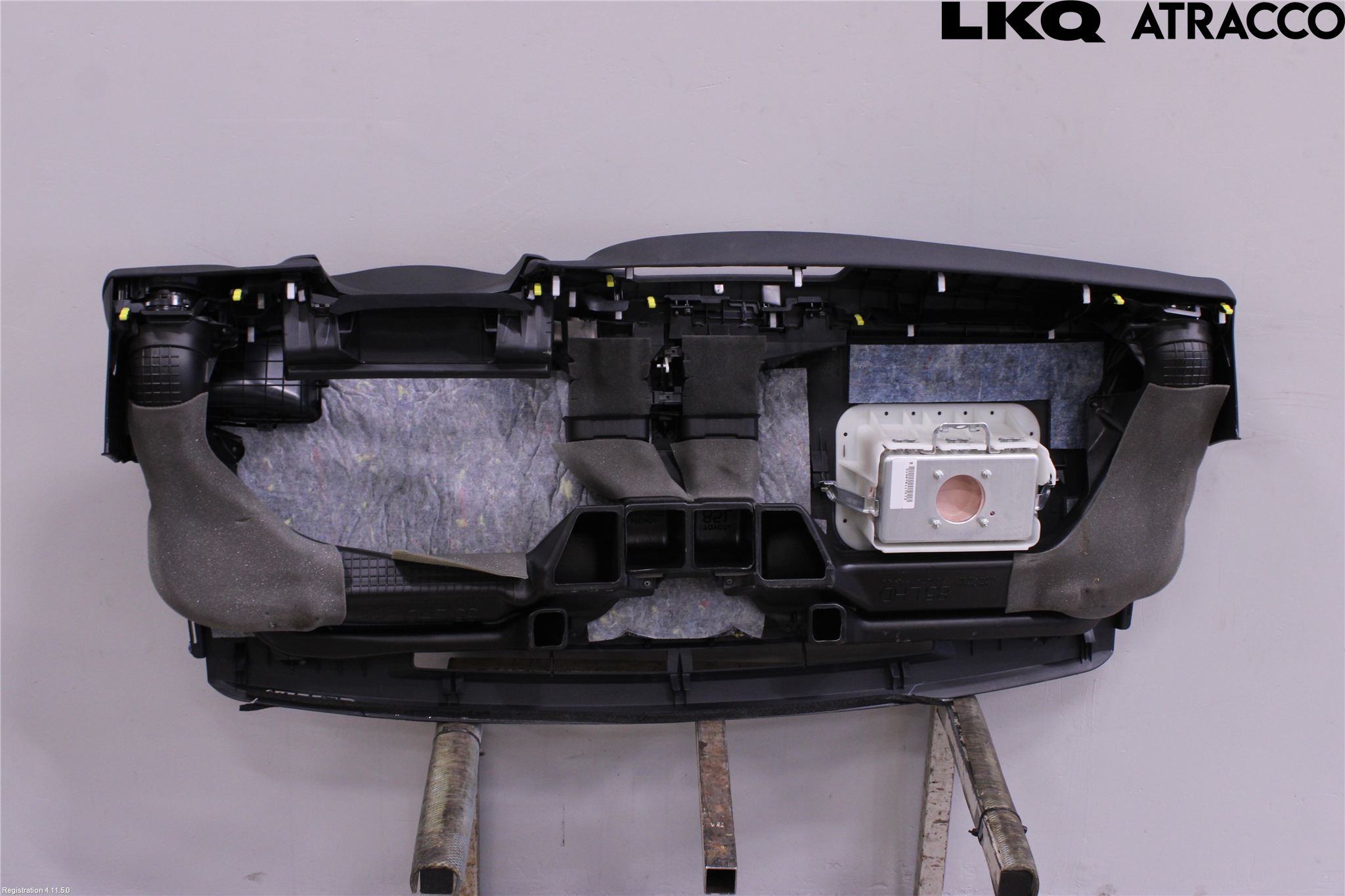 Toyota YARIS XP130 15-20 Instrumentbräda