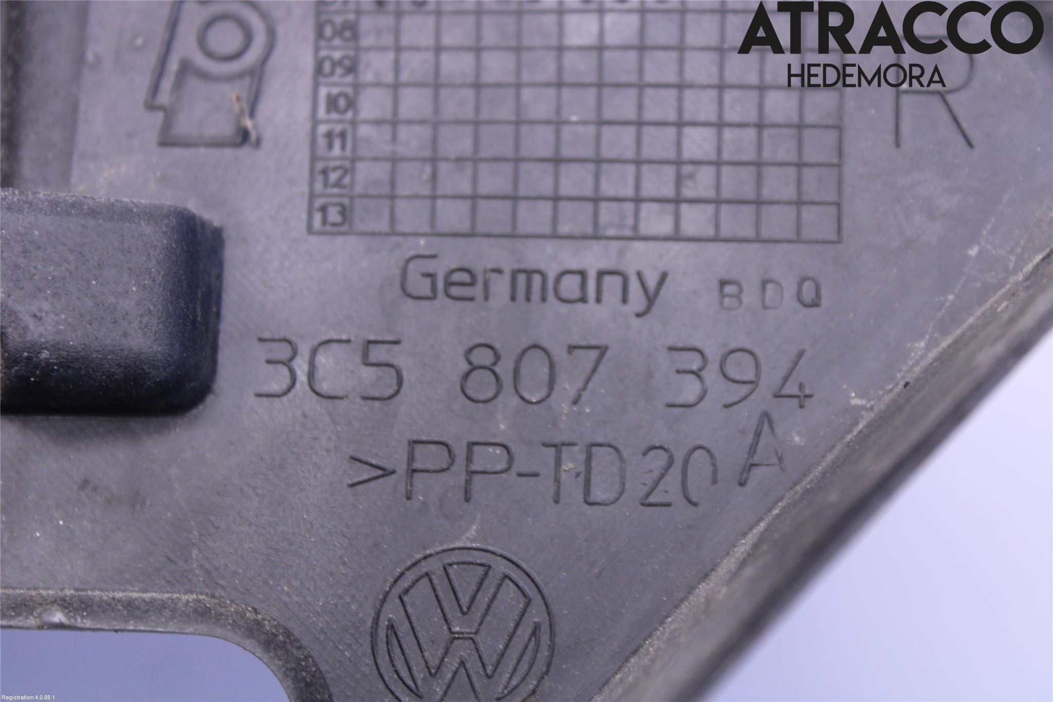 Volkswagen VW PASSAT 05-11 Stötfångarfäste Bak Hö
