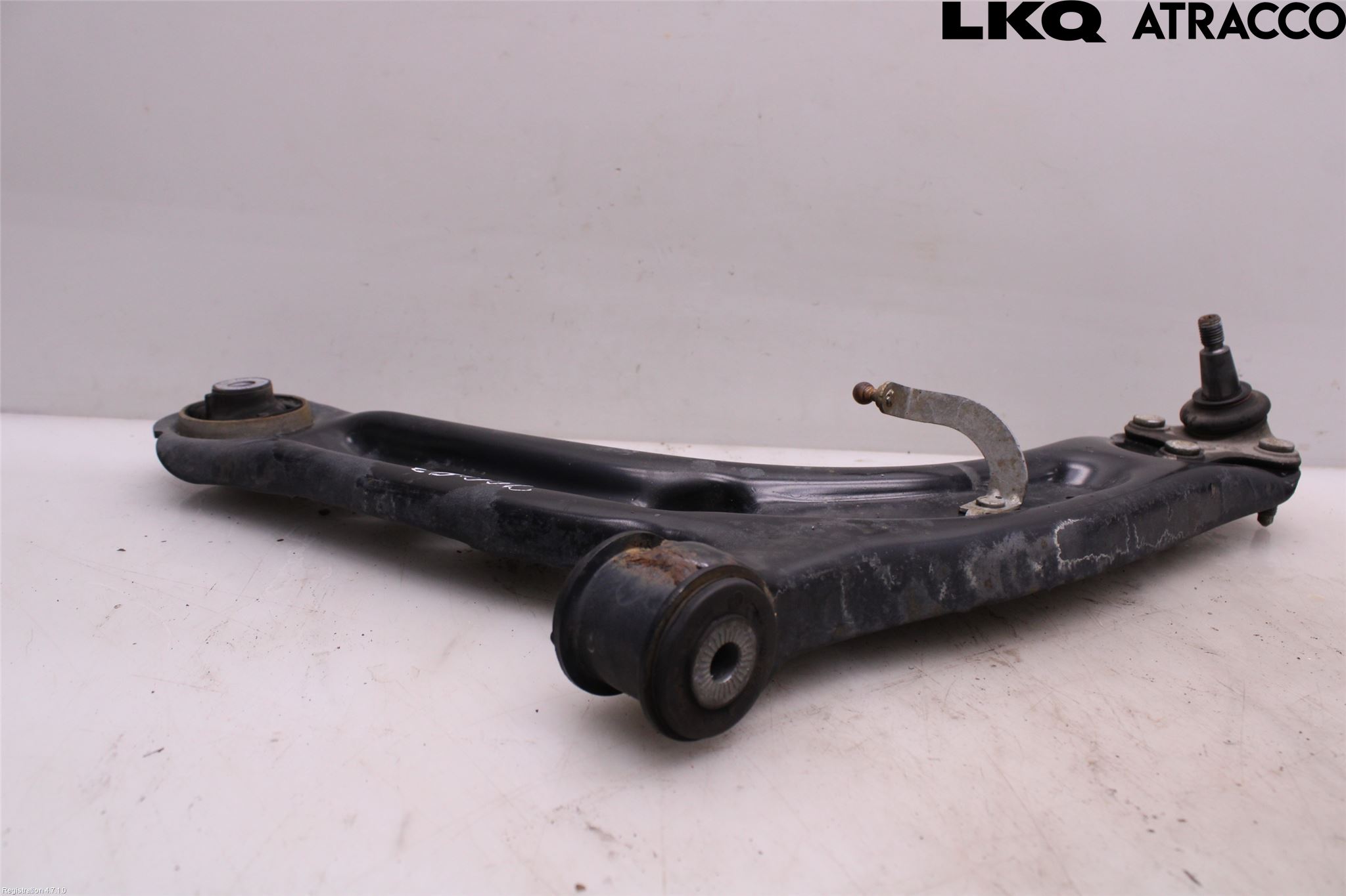 Volkswagen VW TOURAN 16- Bärarm Fram Undre Vä