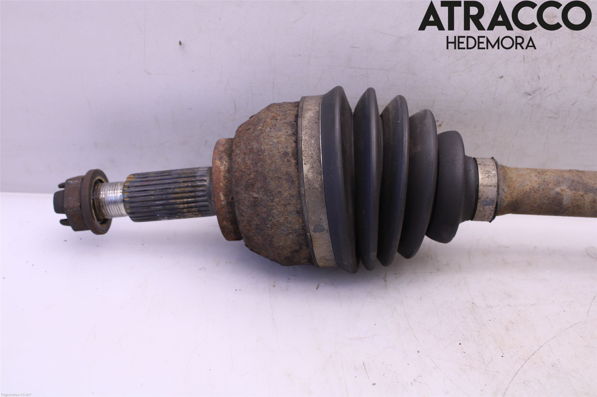 Nissan NV300 16-22 Drivaxel Fram Vänster