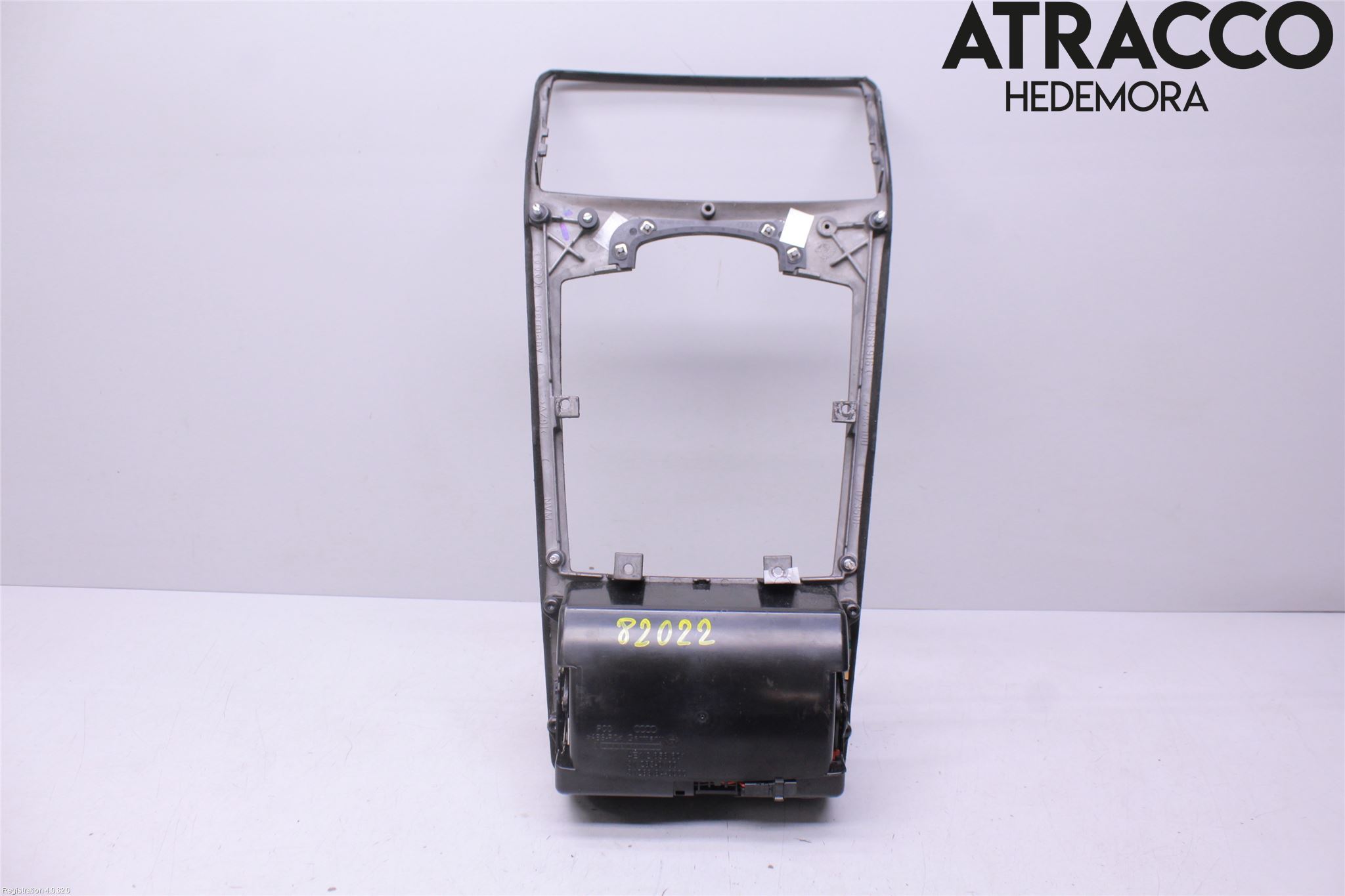 Audi A8/S8 4E  02-09 Instrumentkonsoll Mitt