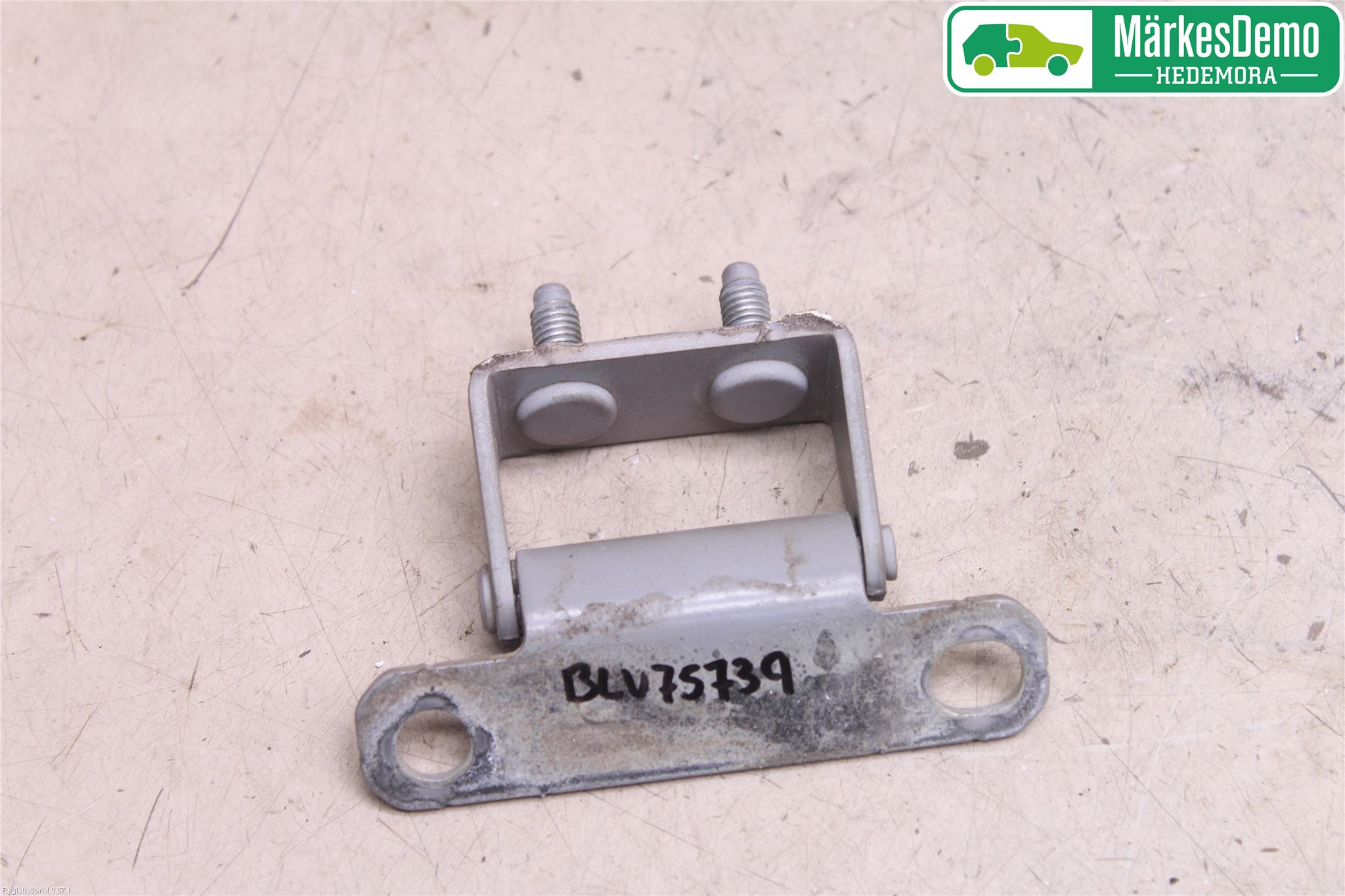 Kia CEED 06-12 Bakluckegångjärn Vä