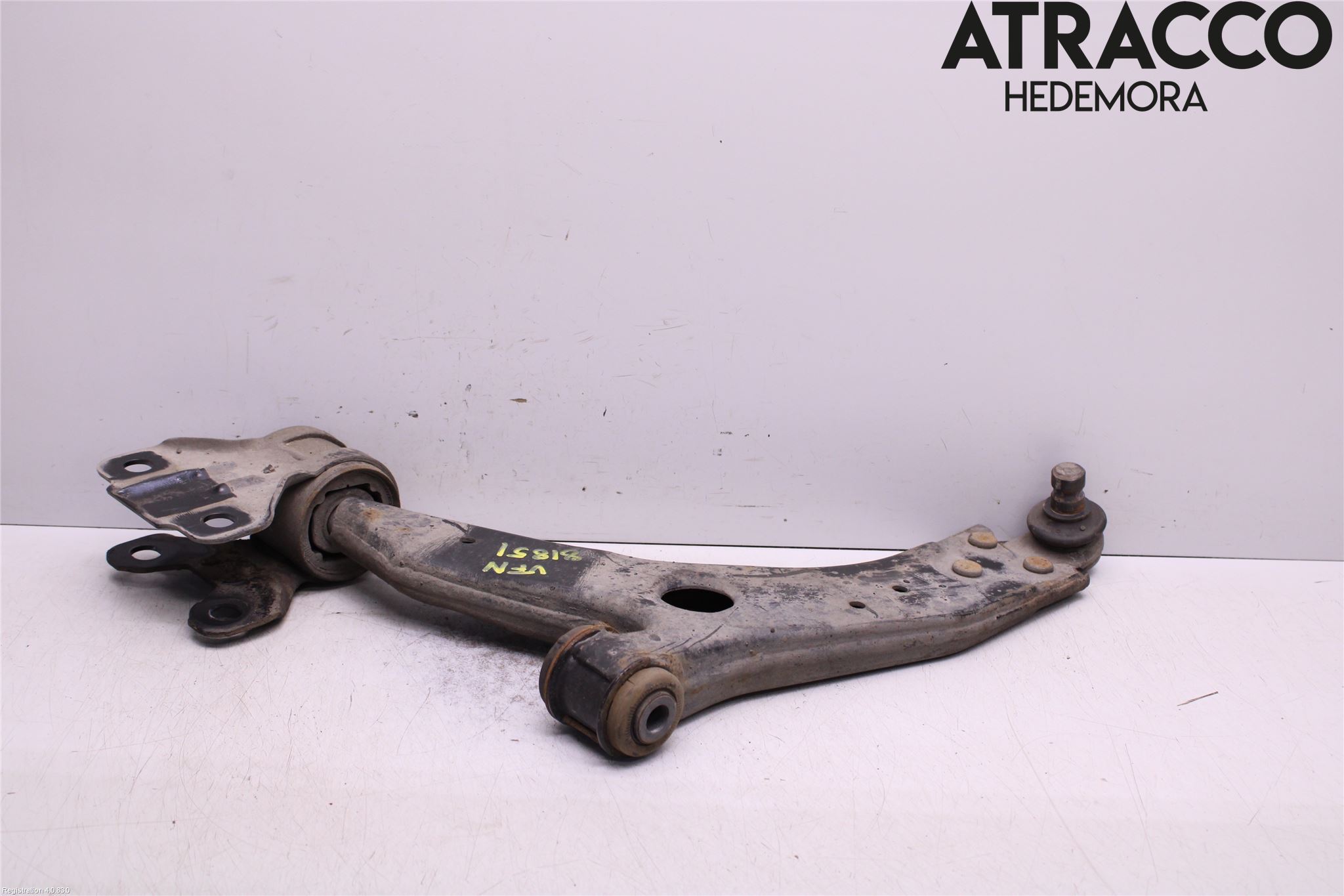 Ford FOCUS 11-14 Bärarm Fram Undre Vä