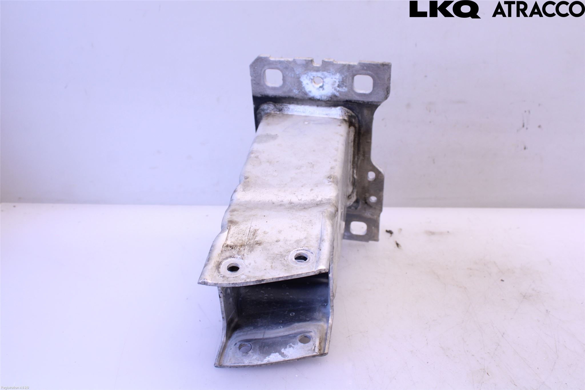 Audi A4/S4 B9 16-19 Stötfångarbärjärn Fram