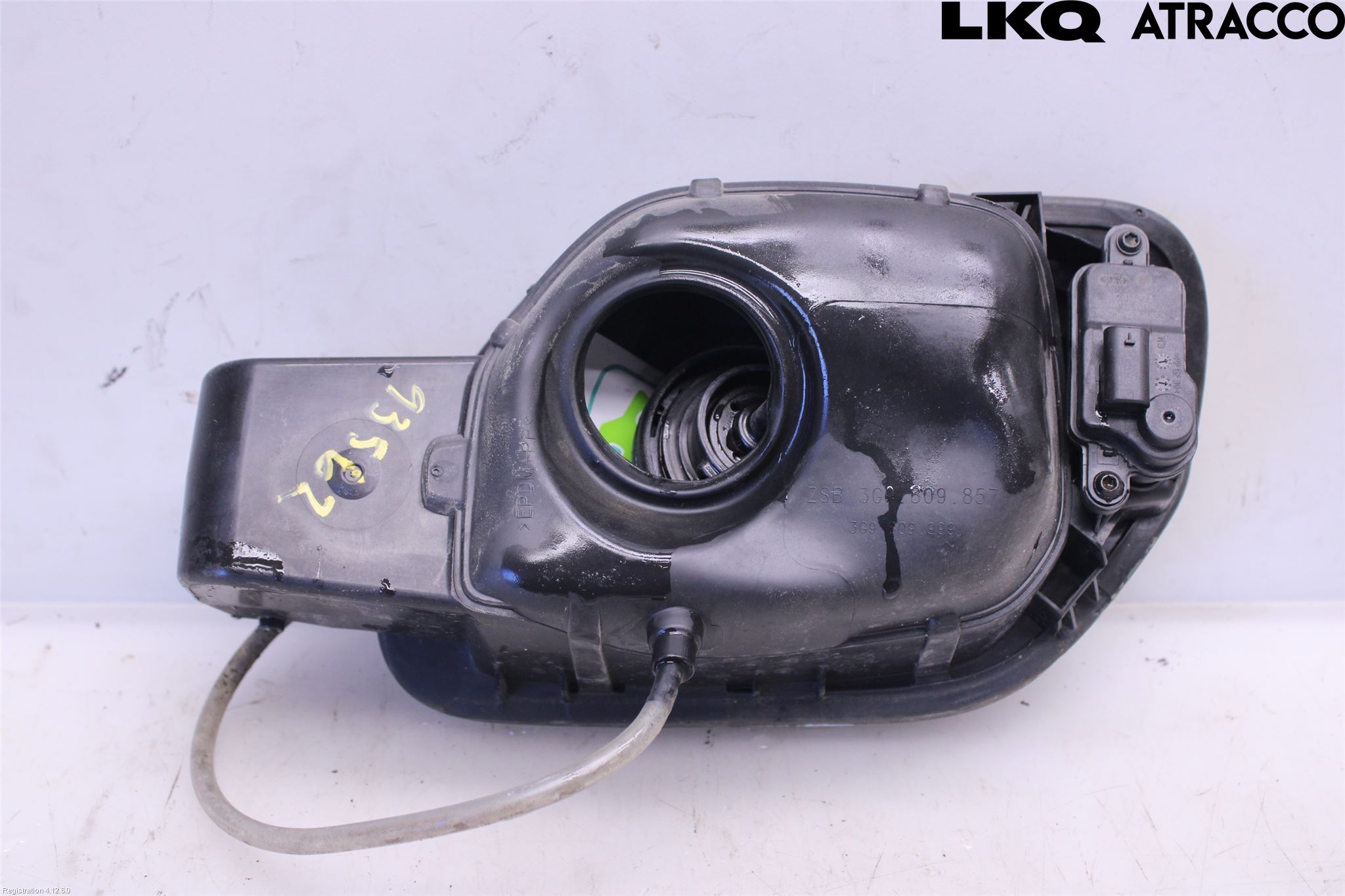 Volkswagen VW PASSAT 15-19 Tanklucka