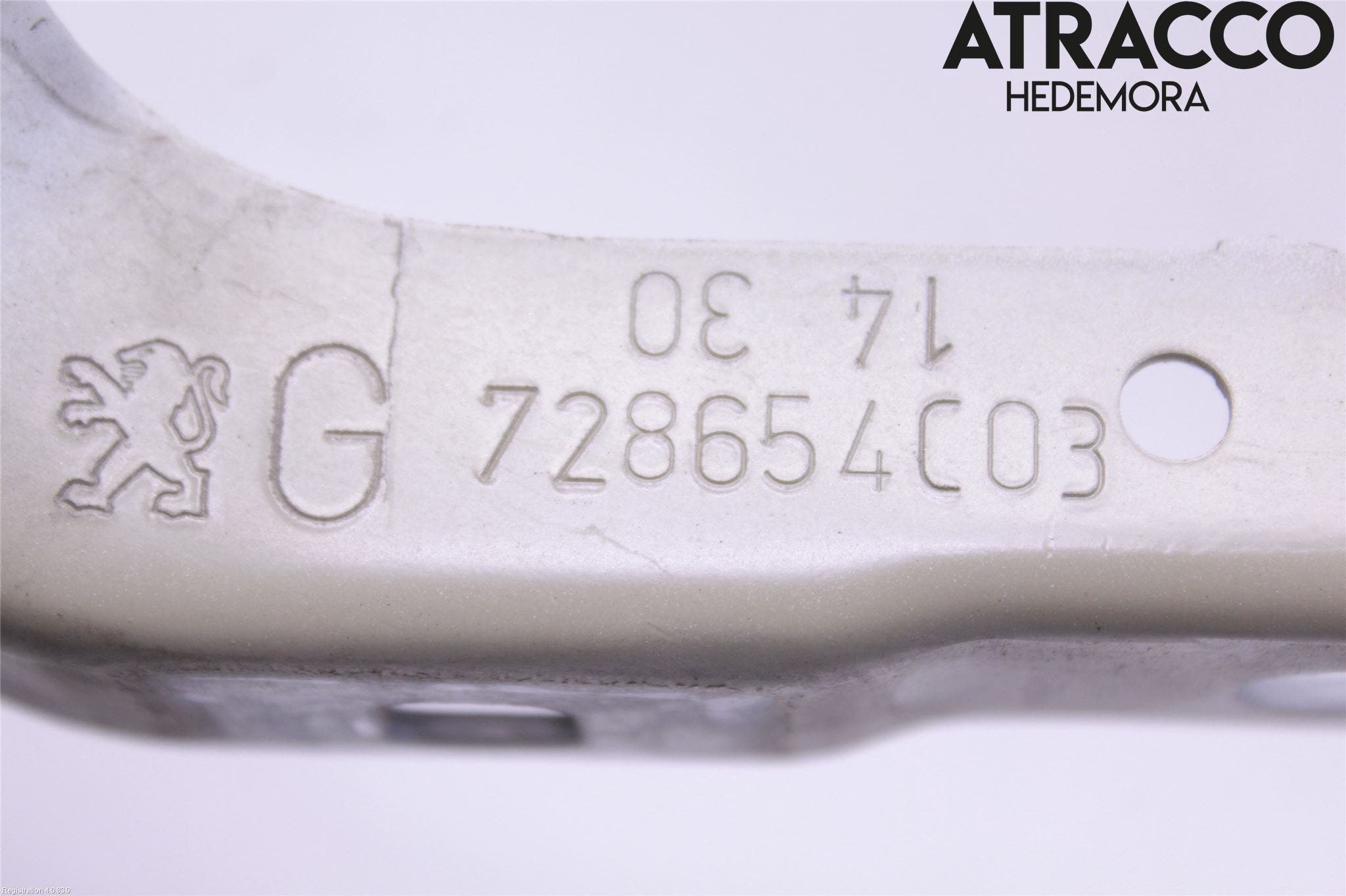 Toyota YARIS XP90 06-11 Huvgångjärn