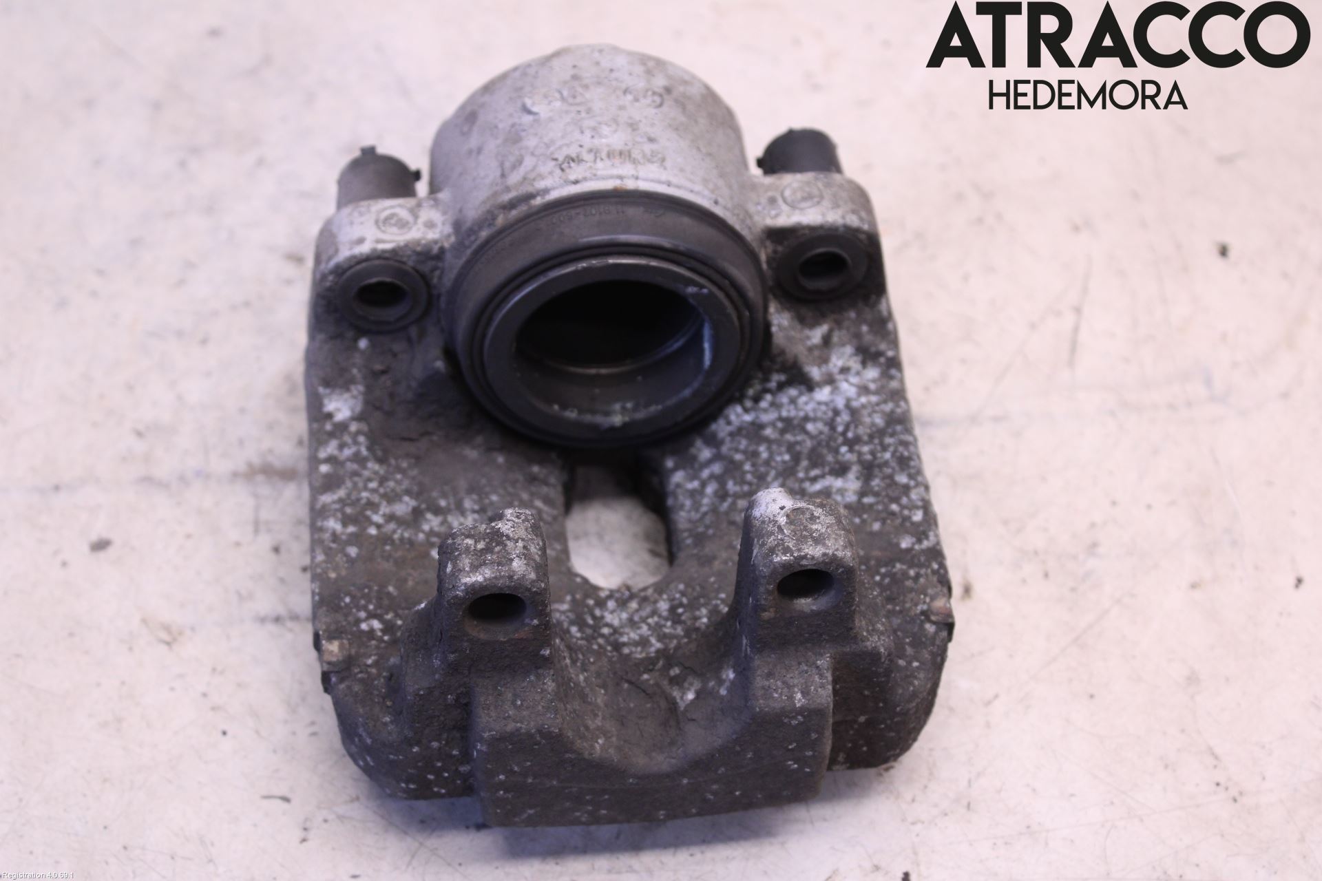 BMW 5 F10/F11/F18 09-17 Bromsok Fram Vänster