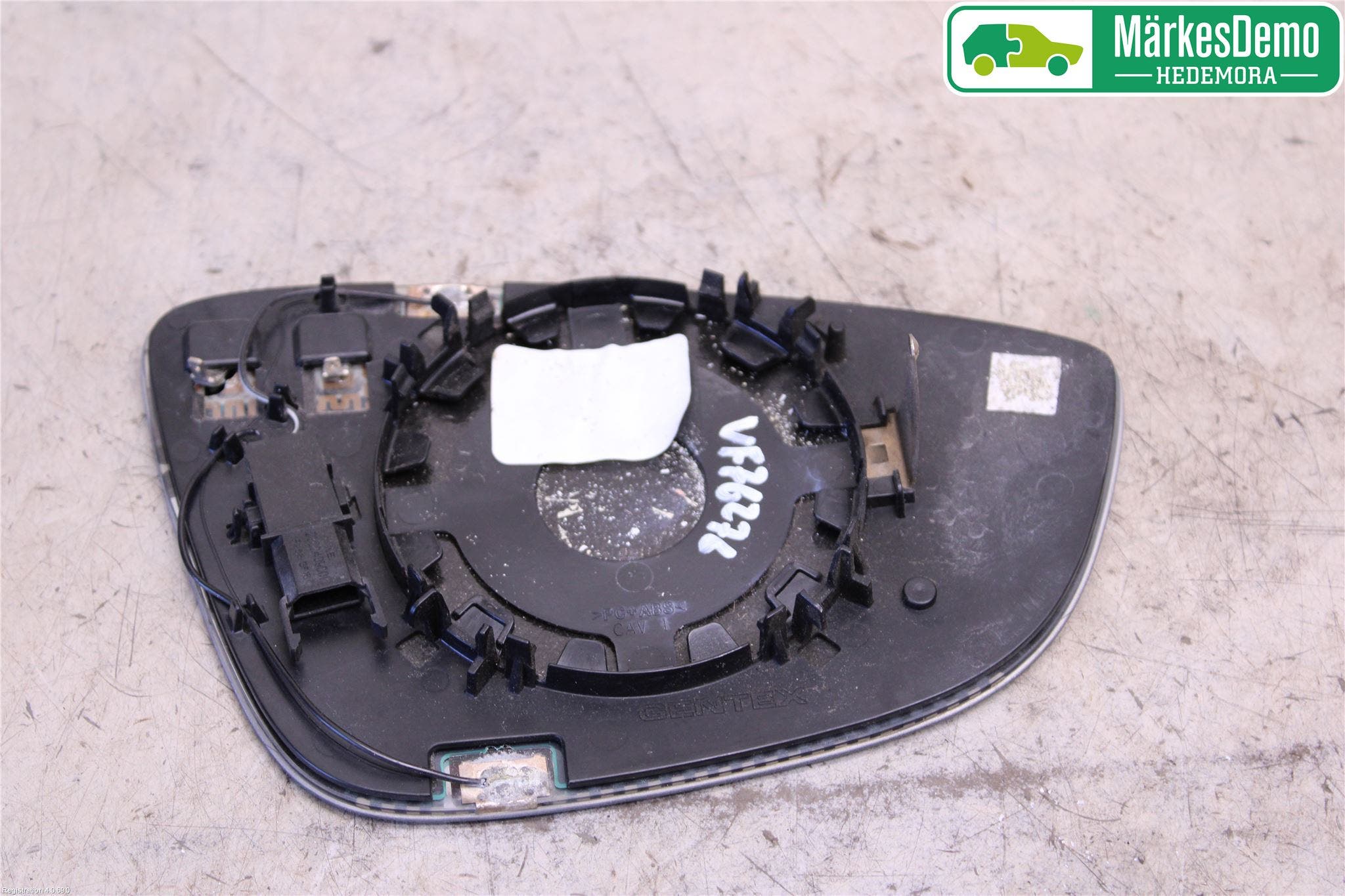 Volkswagen VW PASSAT 11-14 Spegelglas Vä