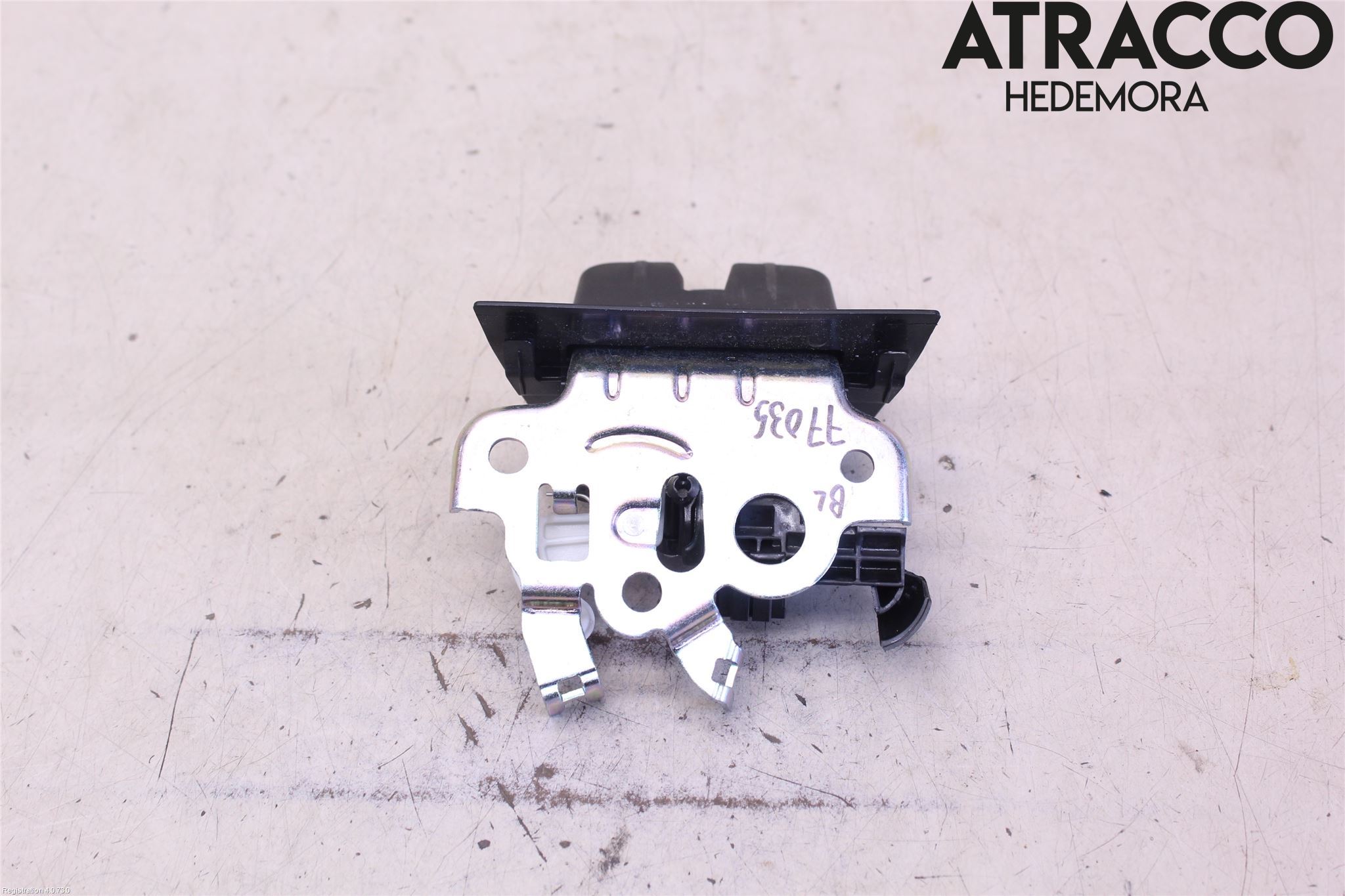 Audi Q3 8U 12-18 Låskista Baklucka