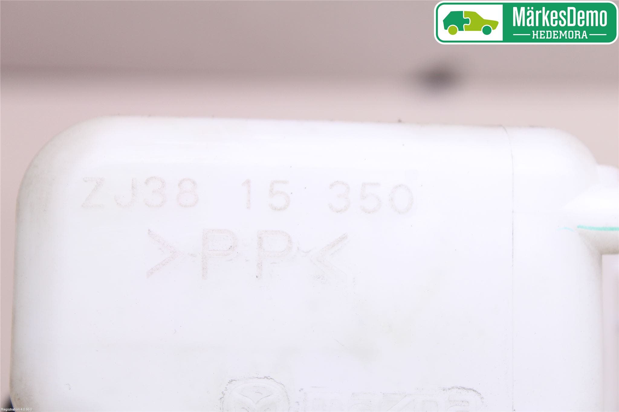 Mazda 2 (DE) 08-15 Expansionstank