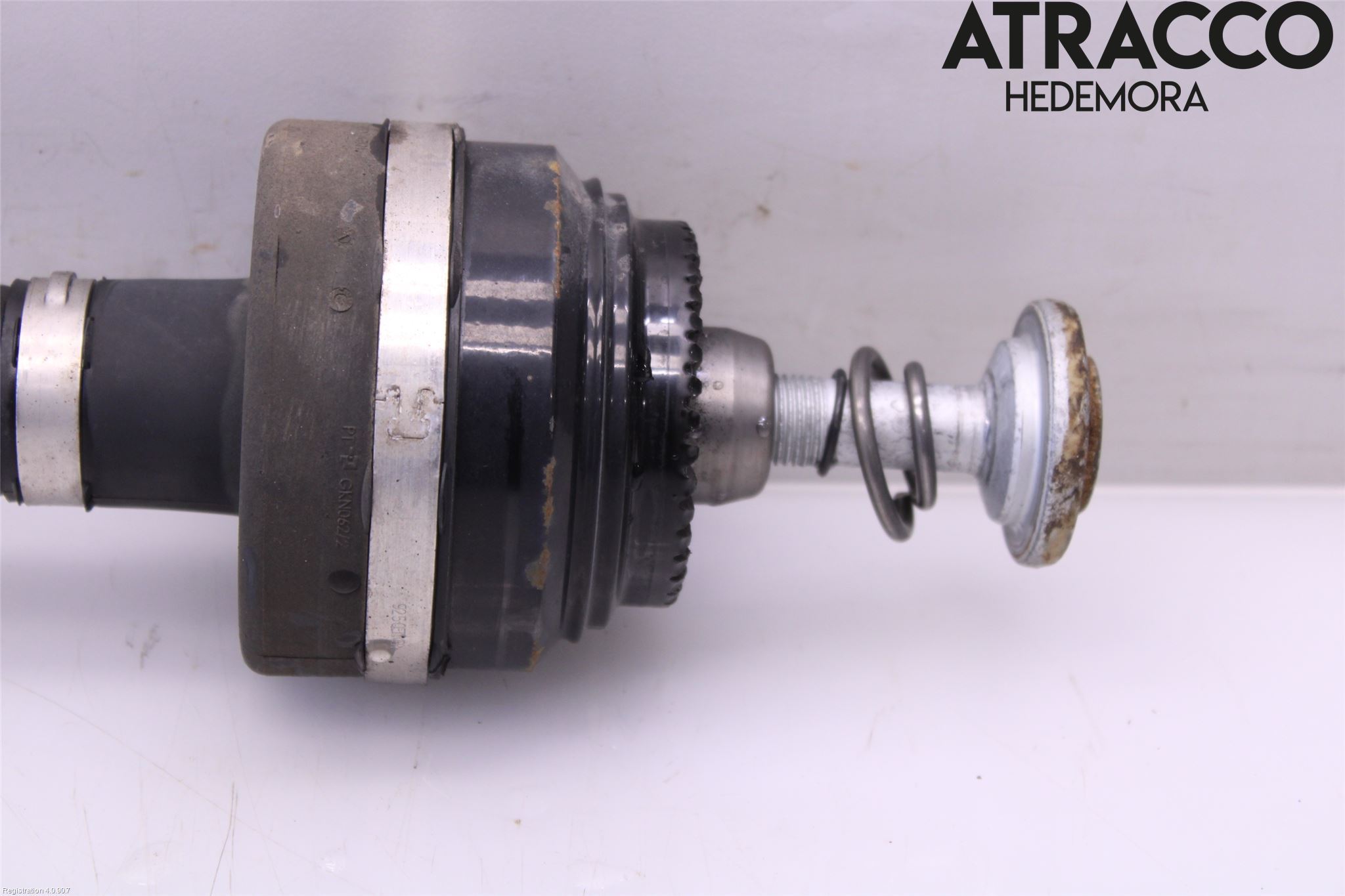 BMW 5 G30/G31/F90 17-23 Drivaxel Bak Höger