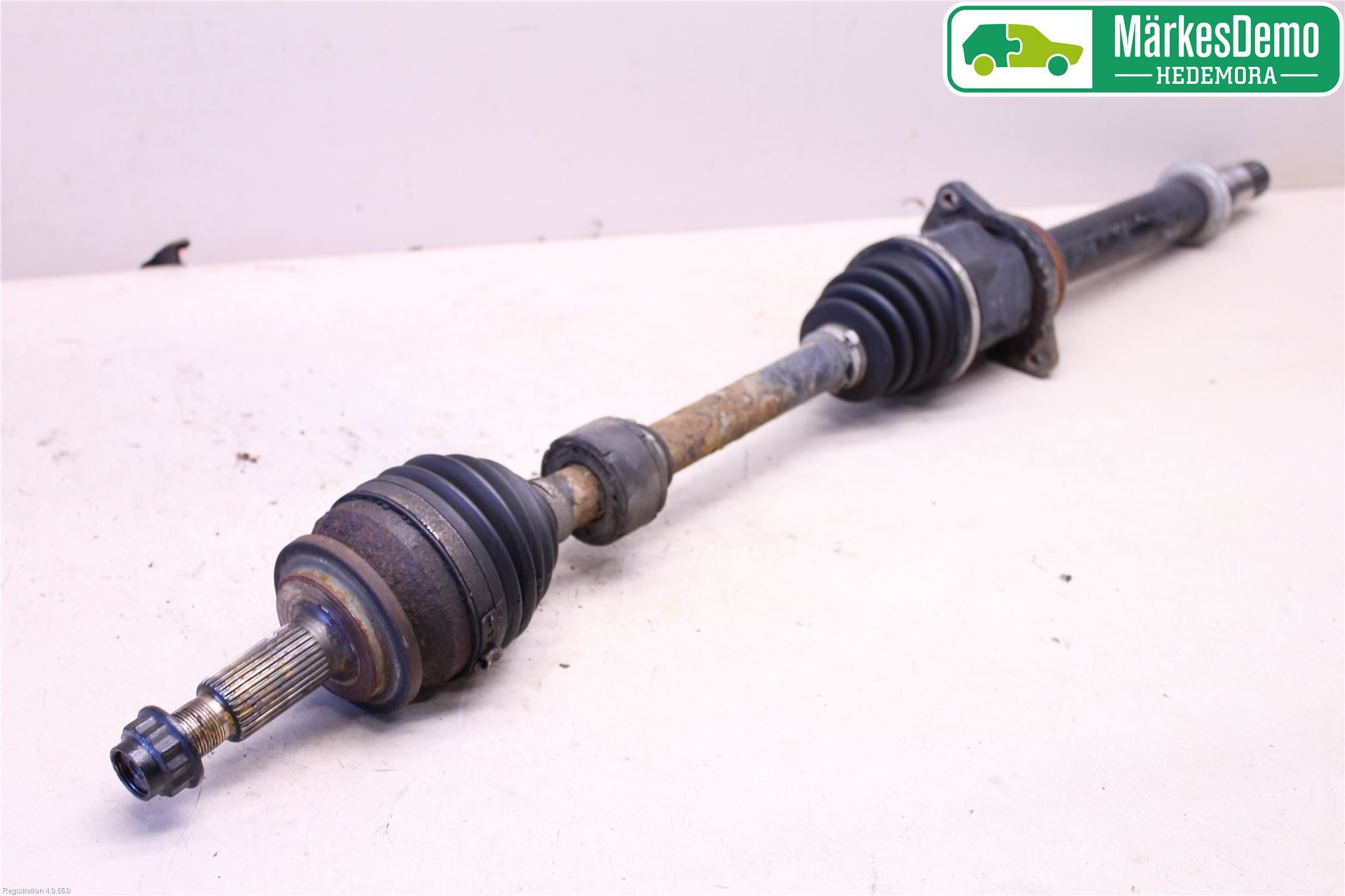 Toyota AVENSIS 09-15 Drivaxel Fram Höger