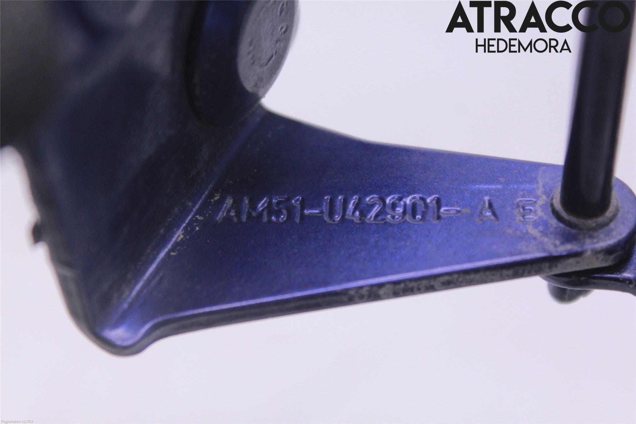 Ford FOCUS 15-18 Bakluckegångjärn Vä