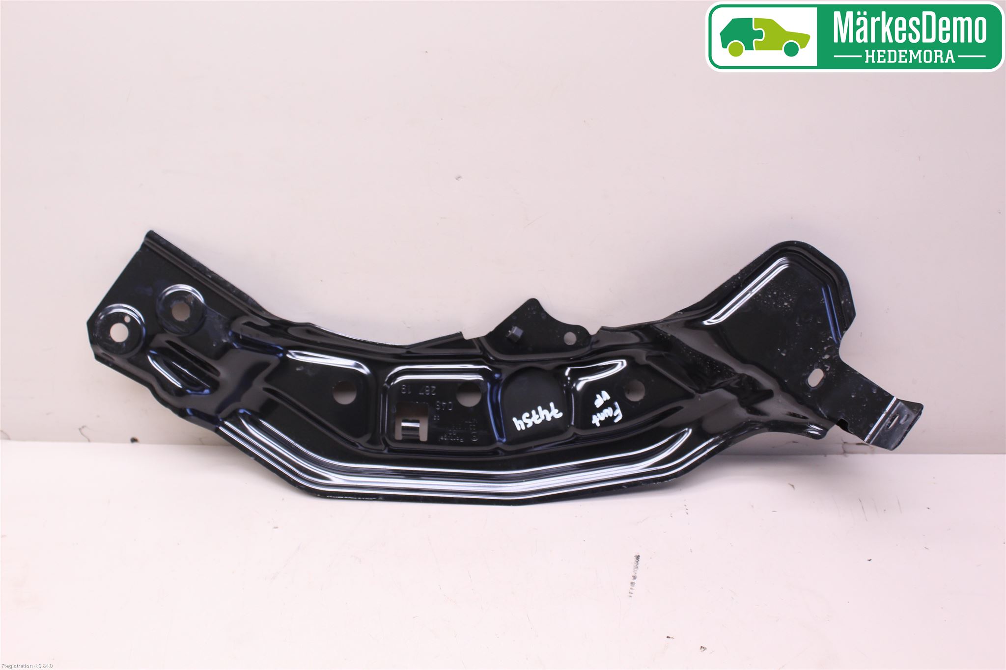 Volkswagen VW T-CROSS 19- Front Huvlåsplåt-Balk