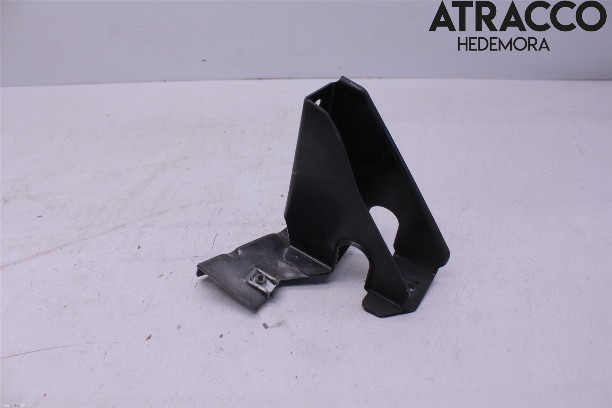 BMW 3 E90/91 SED/TOU 05-12 Front Huvlåsplåt-Balk