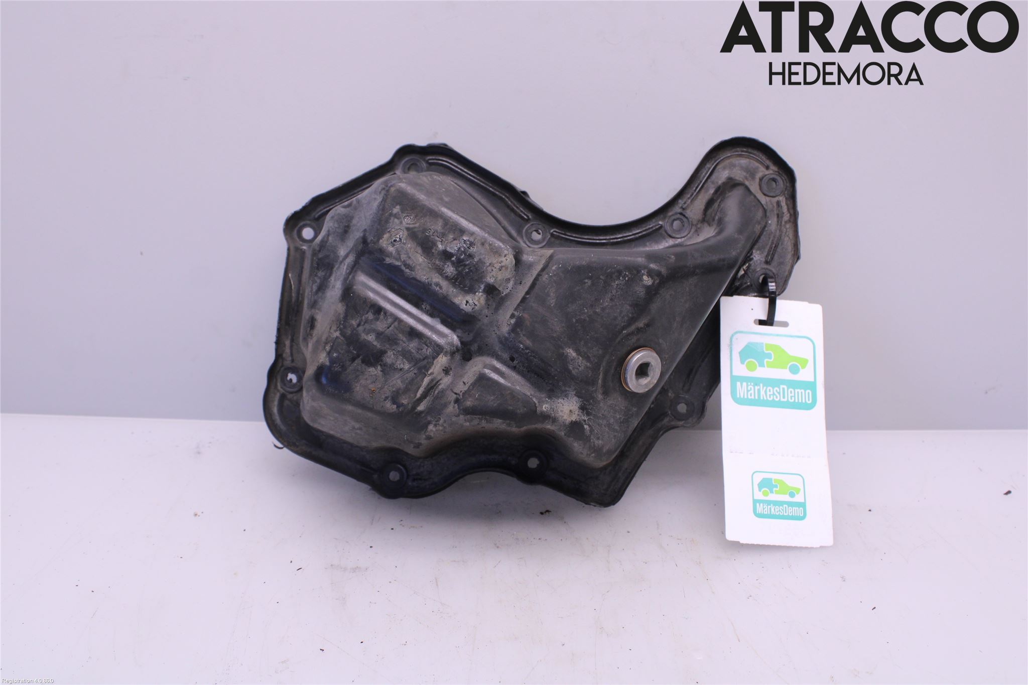 Dacia DUSTER 10-17 Oljetråg