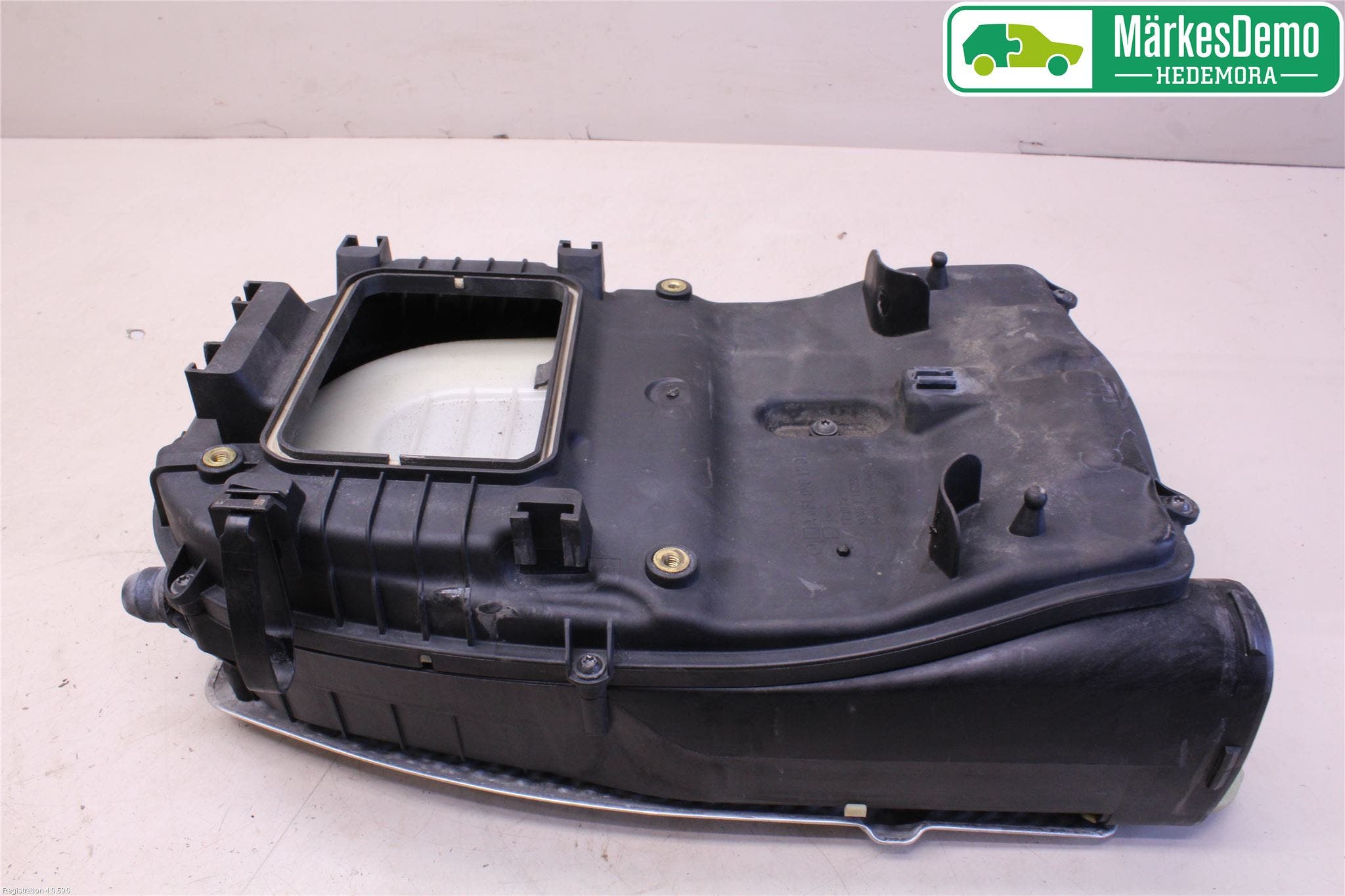 Mercedes-Benz MB E-KLASS (W212) 09-16 Luftrenare