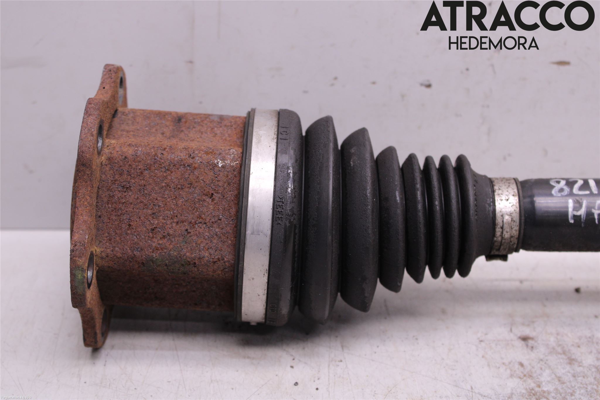 Audi Q5 09-16 Drivaxel Fram Höger