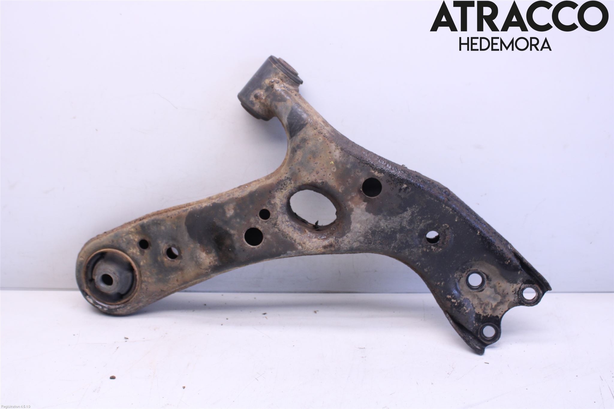 Toyota AVENSIS 09-15 Bärarm Fram Undre Vä