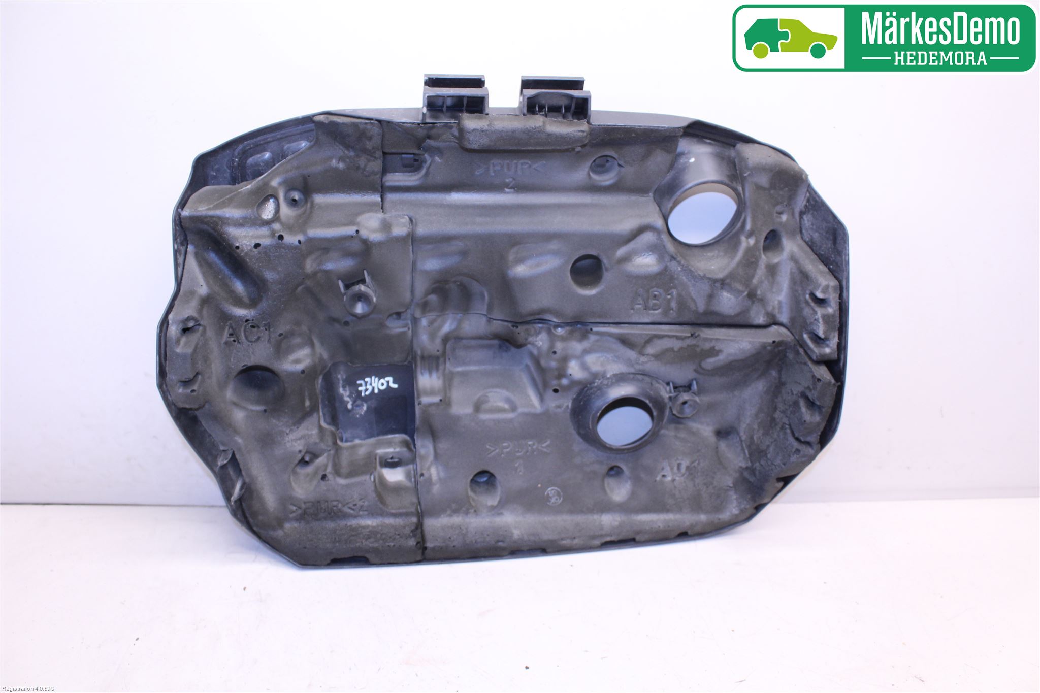 Toyota AURIS 13-19 Motorkåpa