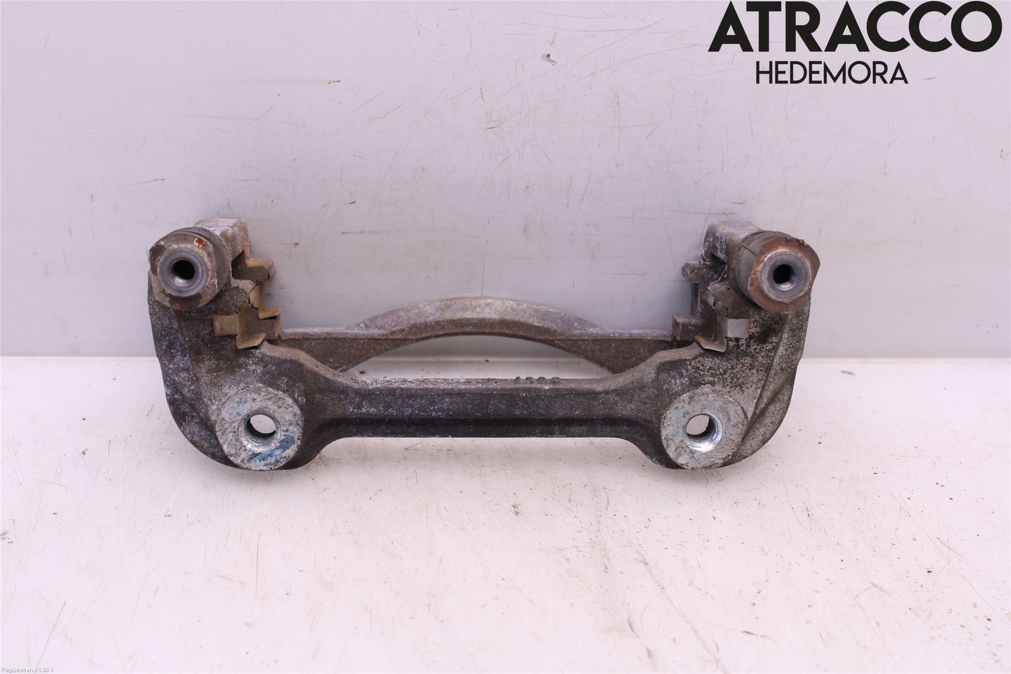 Ford MUSTANG V 05-14 Bromsokshållare