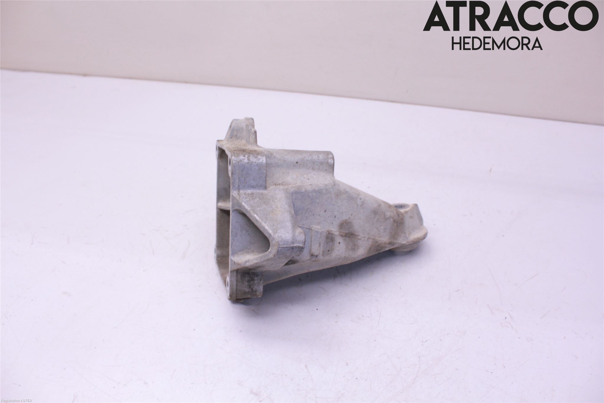 Mercedes-Benz MB E-KLASS (W212) 09-16 Motorfäste