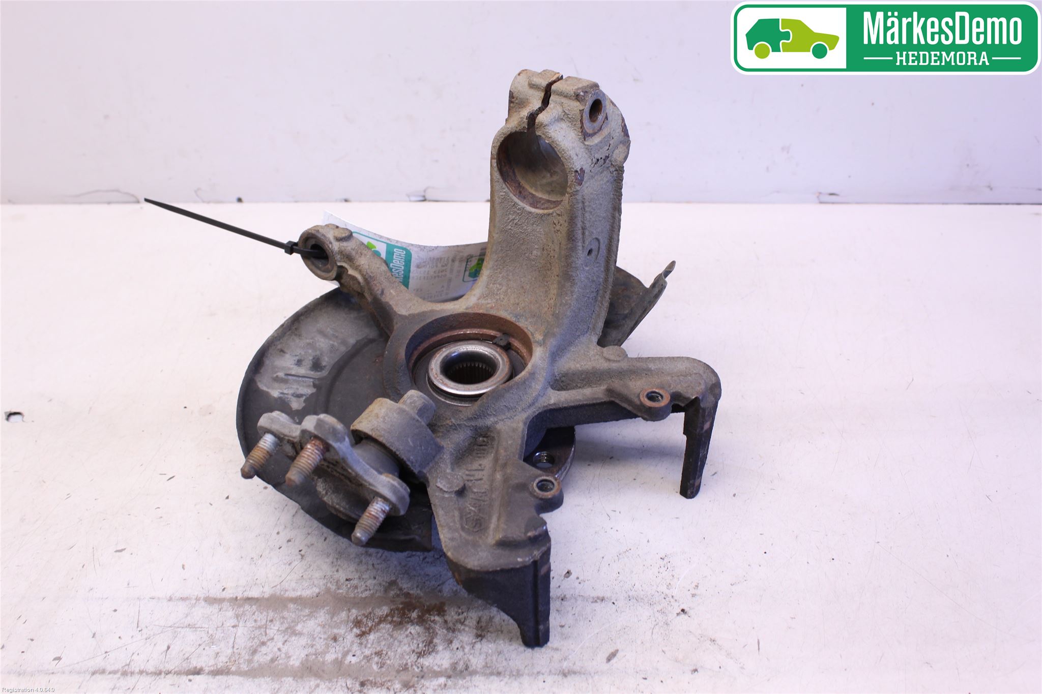 Volkswagen VW POLO 10-17 Styrspindel Lagerhus Vä