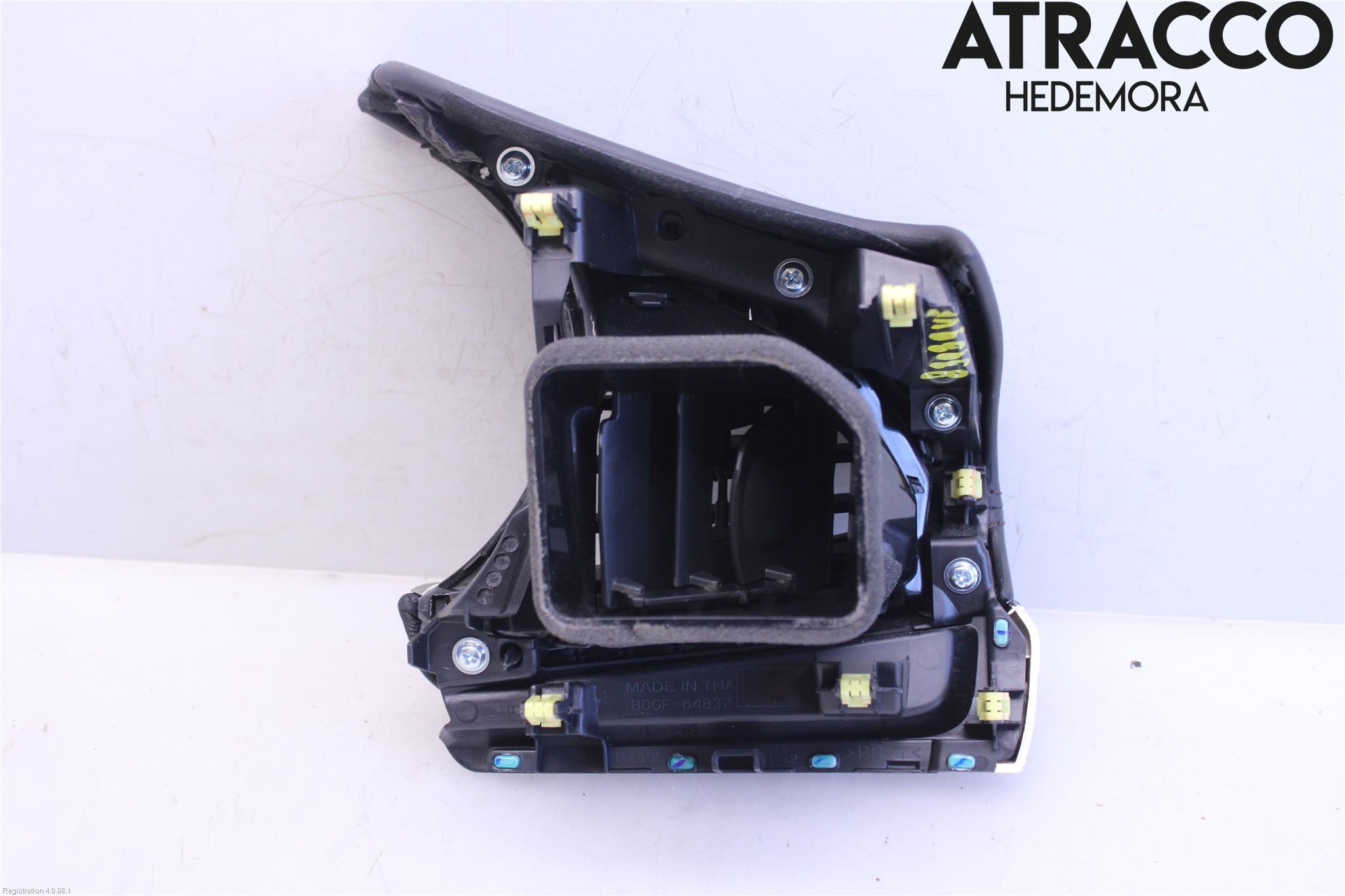 Mazda 3 IV 19- Defrosterkanal-Munstycke