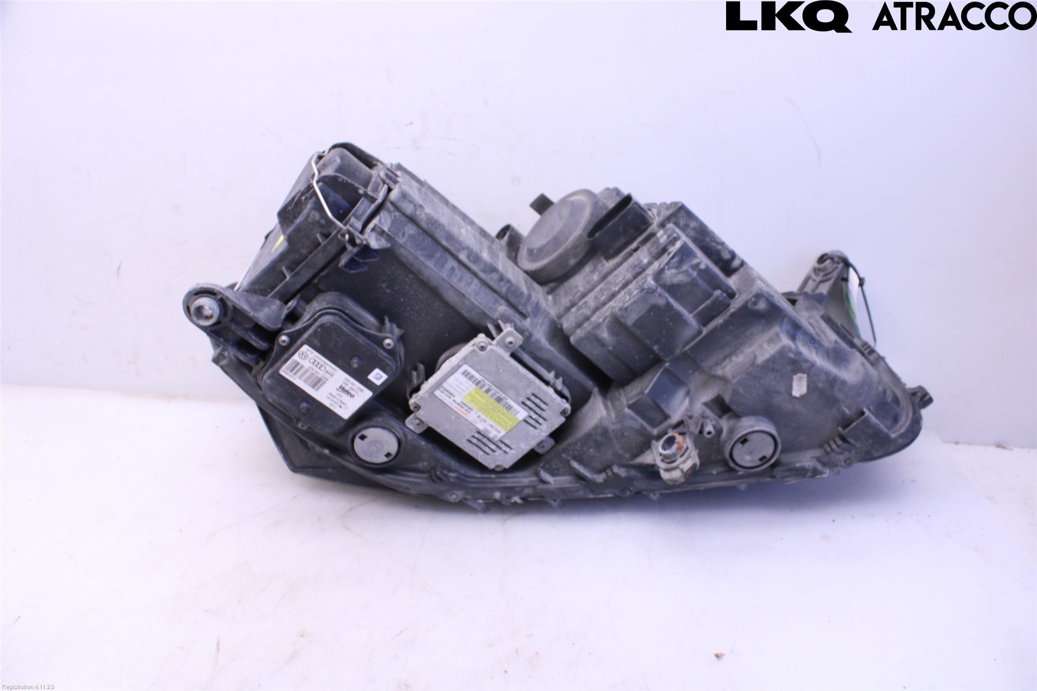 Volkswagen VW PASSAT 11-14 Strålkastare Vänster