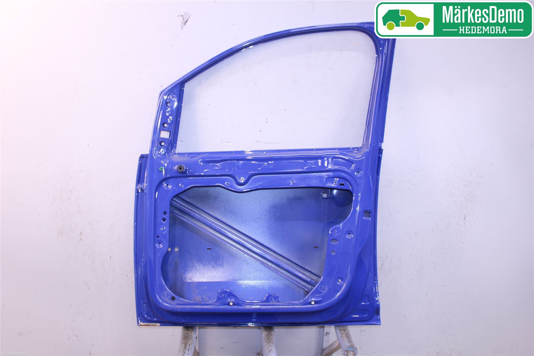 Volkswagen VW CADDY      04-10 Dörr Fram Höger