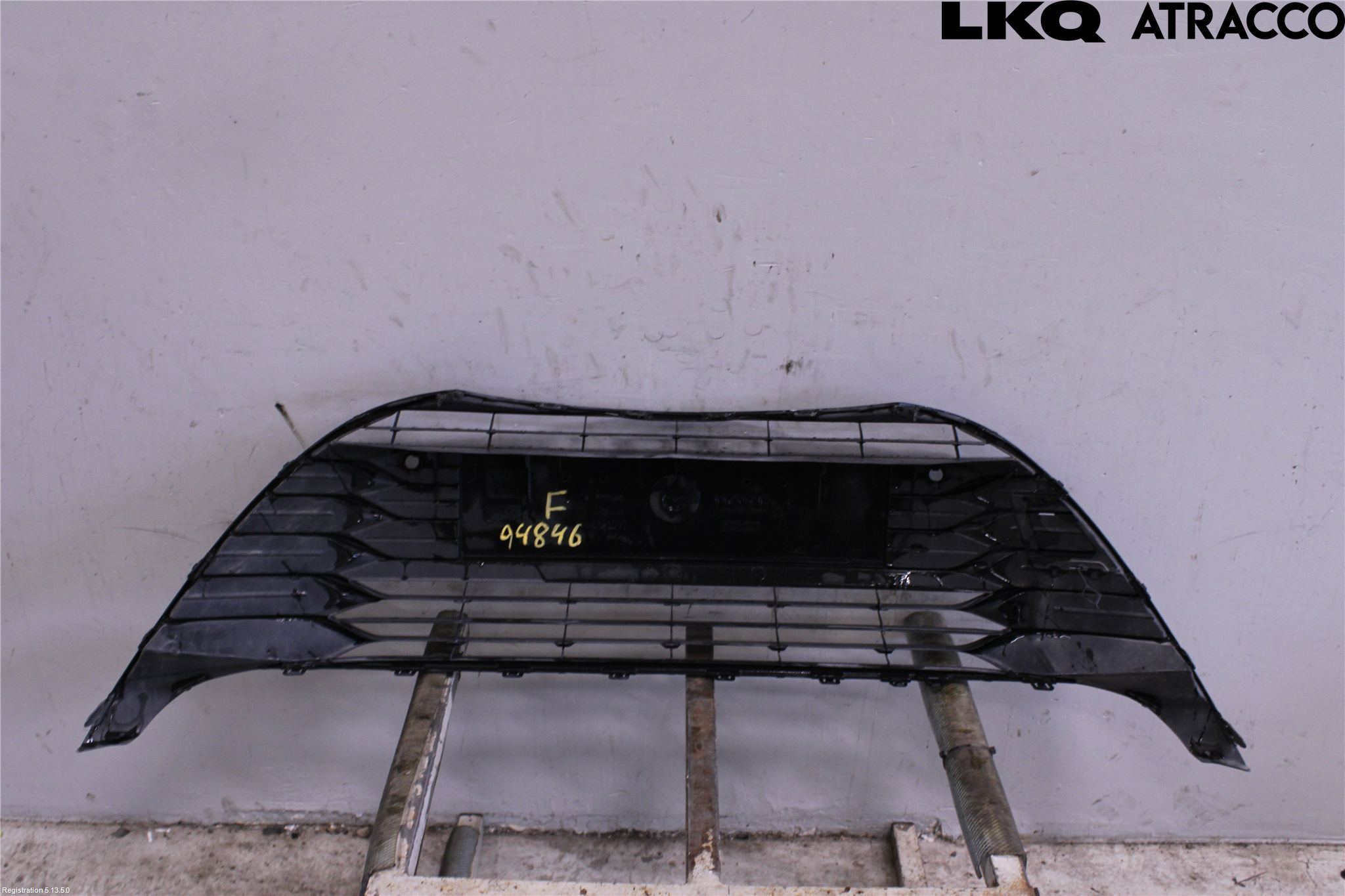 Toyota YARIS XP130 15-20 Grilldel Mitt