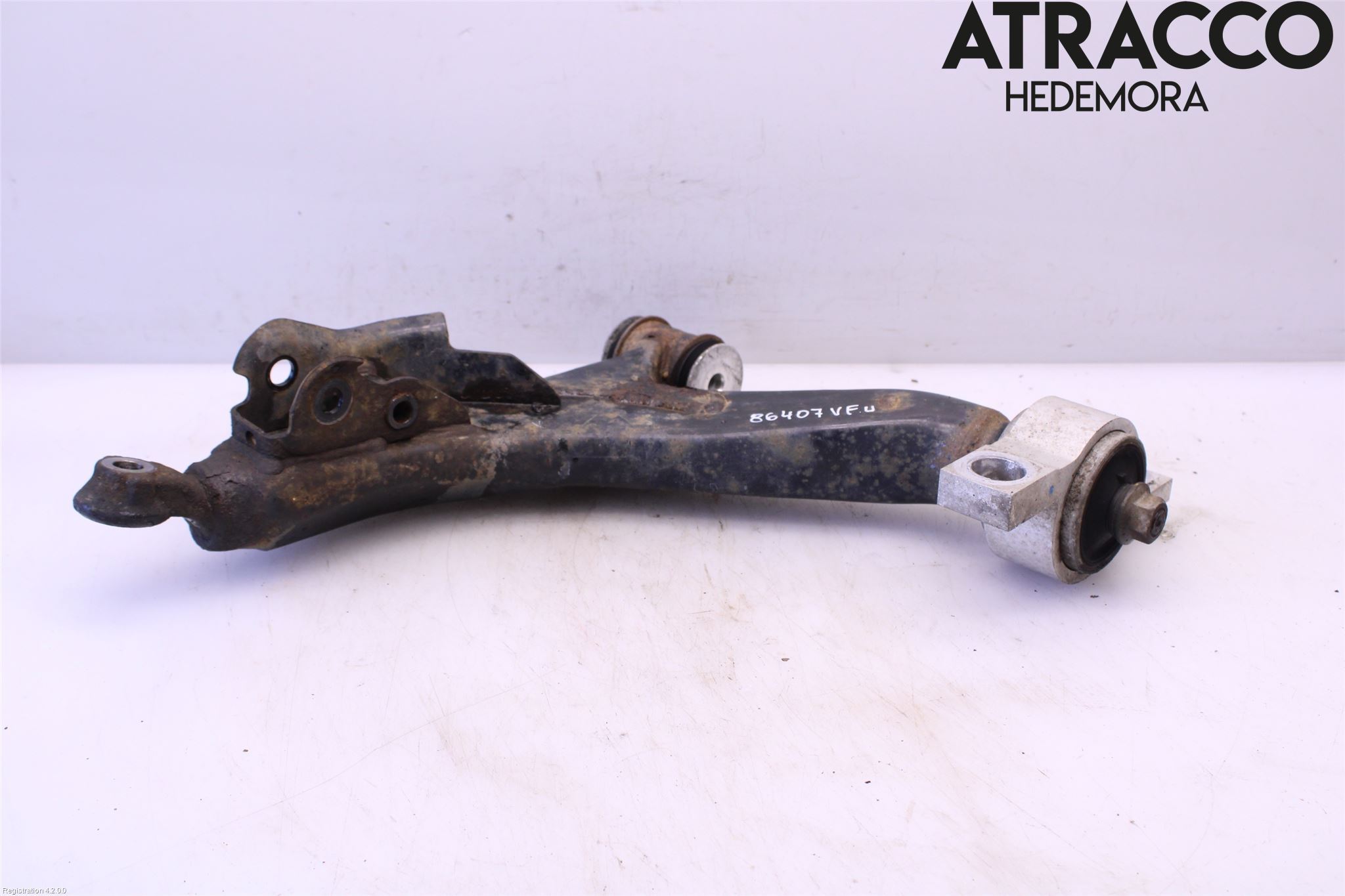Lexus IS 250/350 14-20 Bärarm Fram Undre Vä