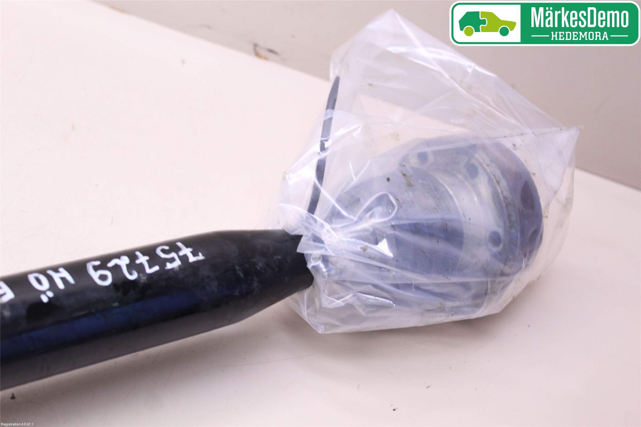 Volkswagen VW POLO 10-17 Drivaxel Fram Höger