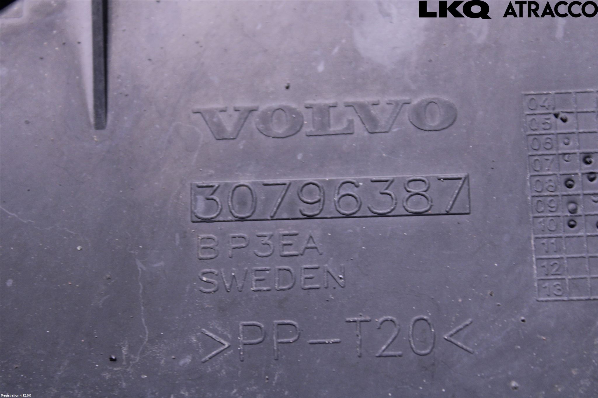 Volvo V70 08-13 Strålkast Fästsarg