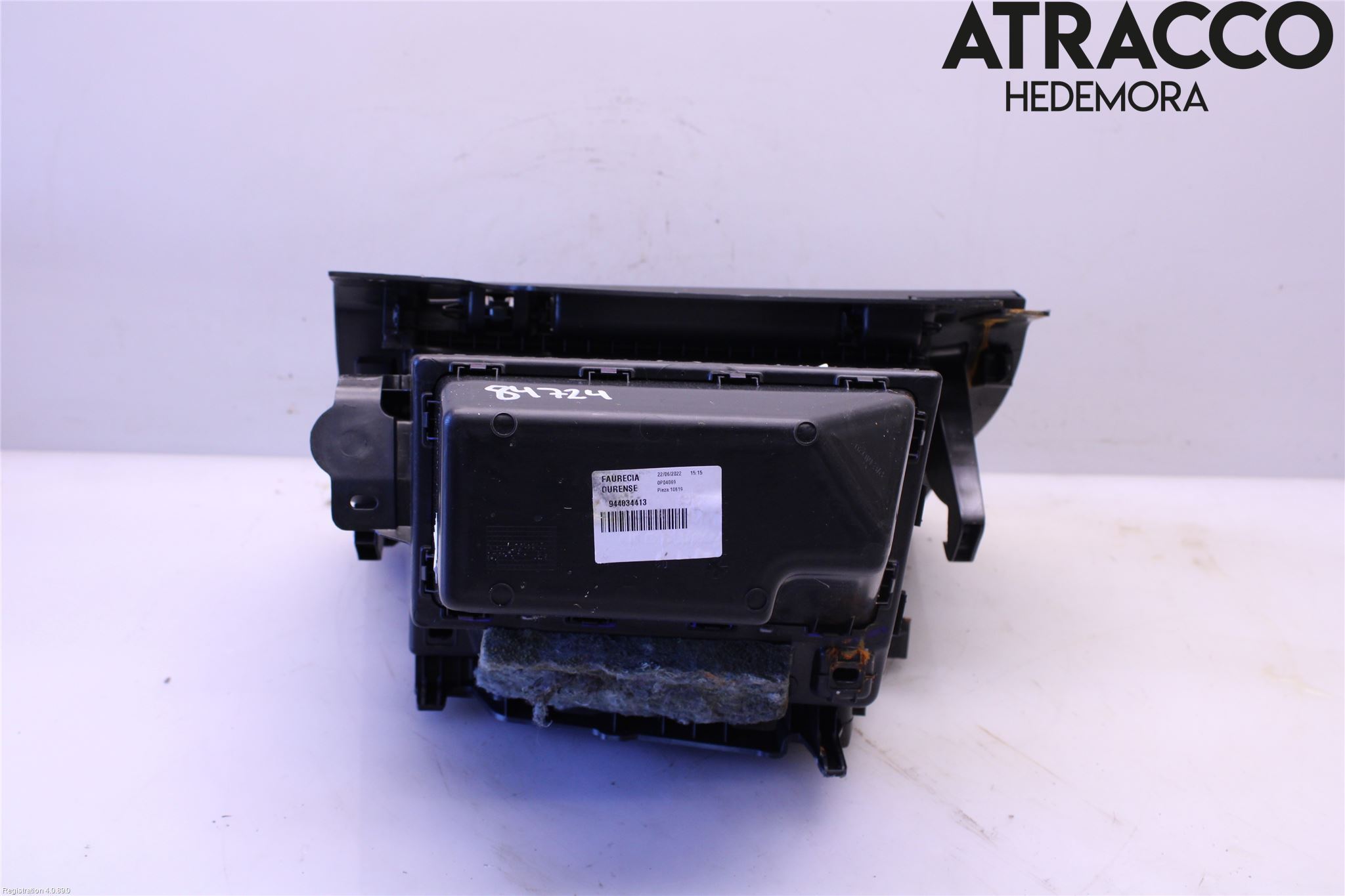 Peugeot 2008/E-2008 20- Handskfack