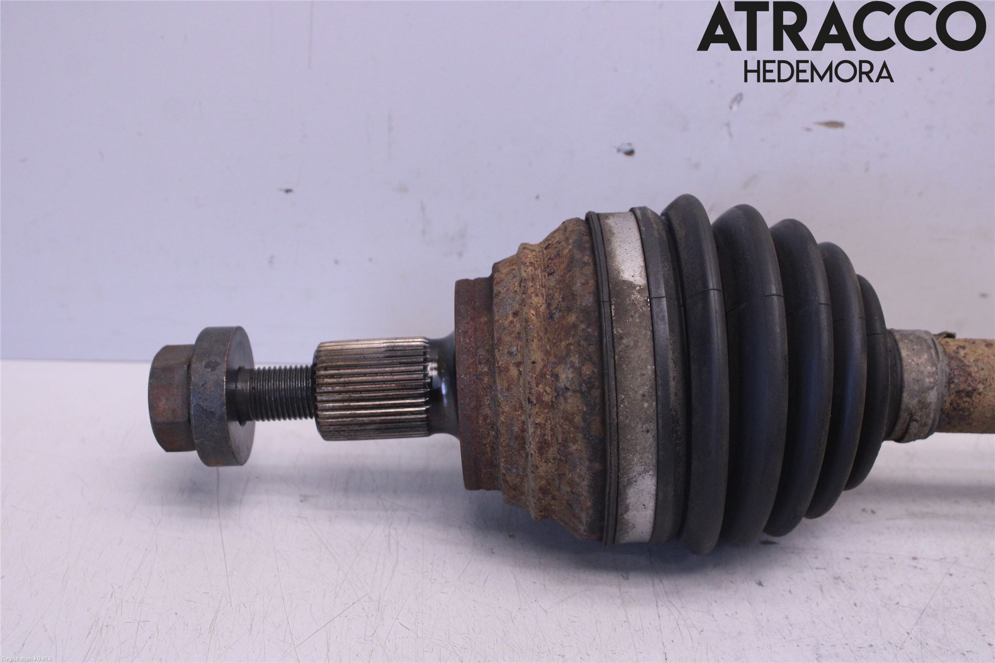 Volkswagen VW CADDY      04-10 Drivaxel Fram Vänster