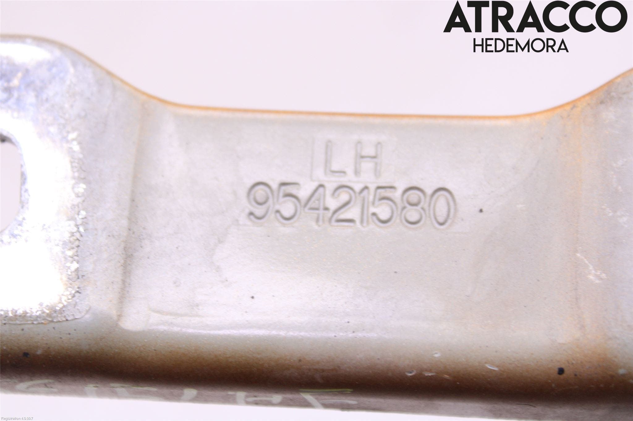 Opel MOKKA 13-20 Huvgångjärn