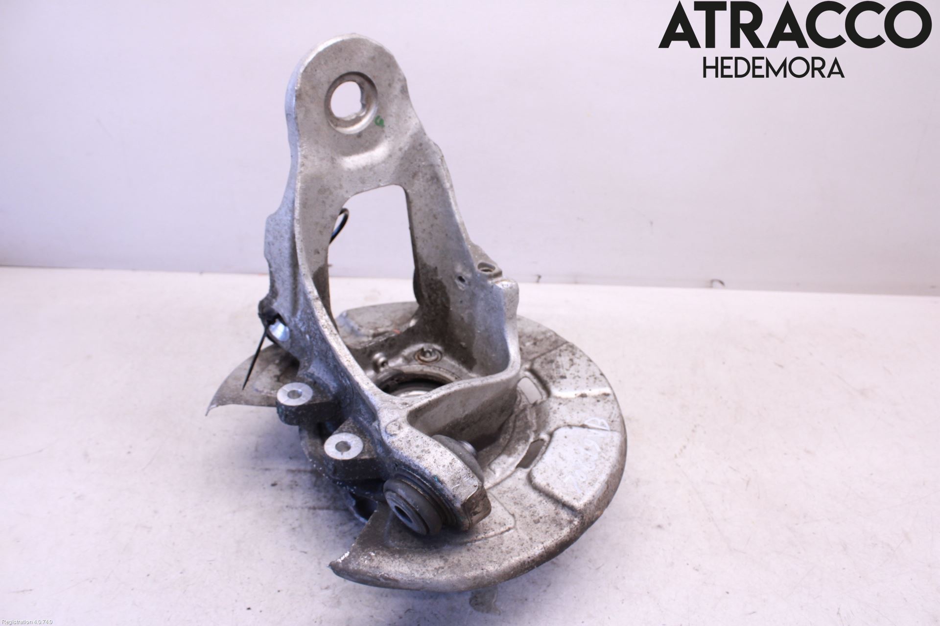 BMW X6 E71/E72   08-14 Hjullagerhus-Spindel Vä B