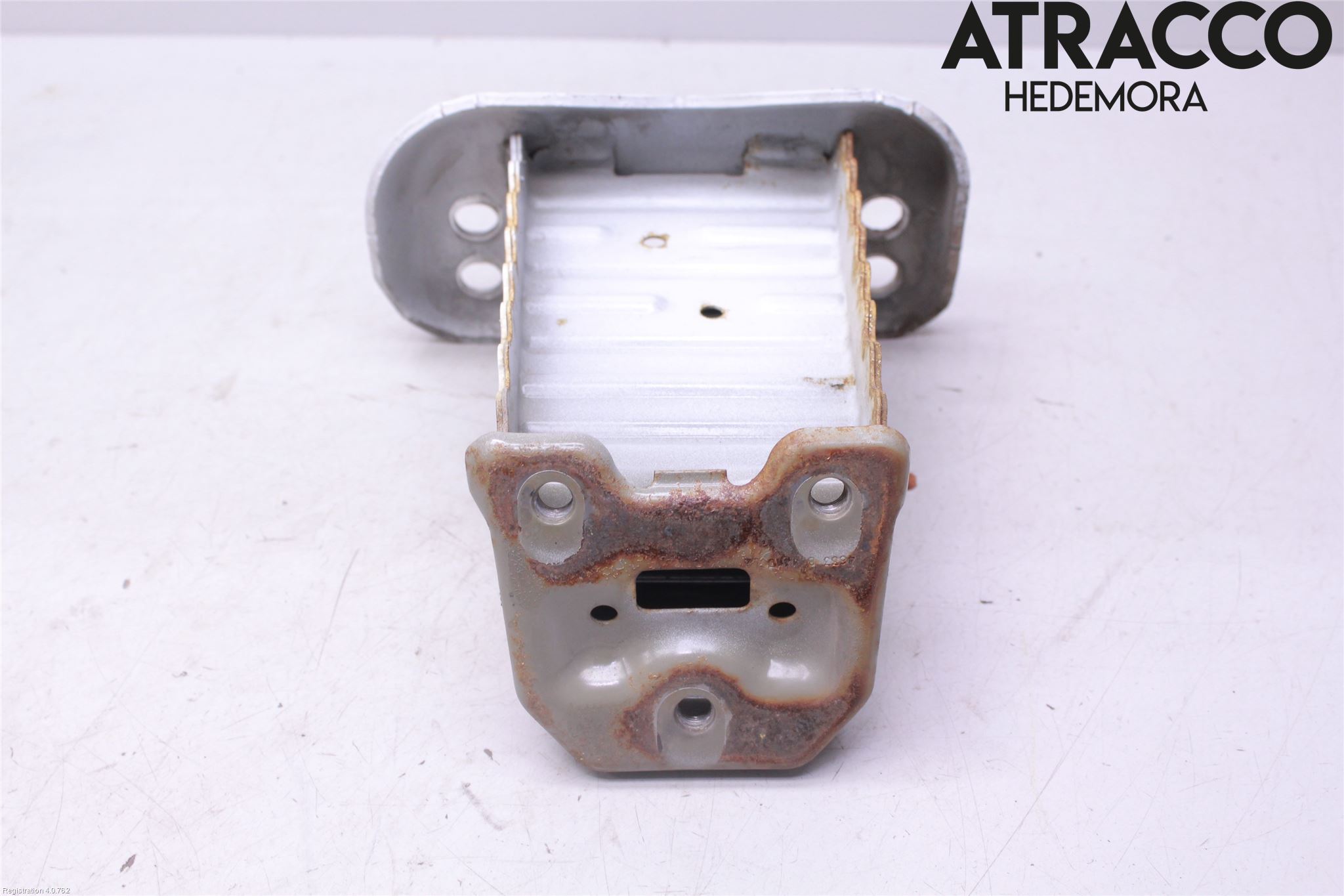 Toyota YARIS XP130 12-14 Stötfångarbärjärn Fram