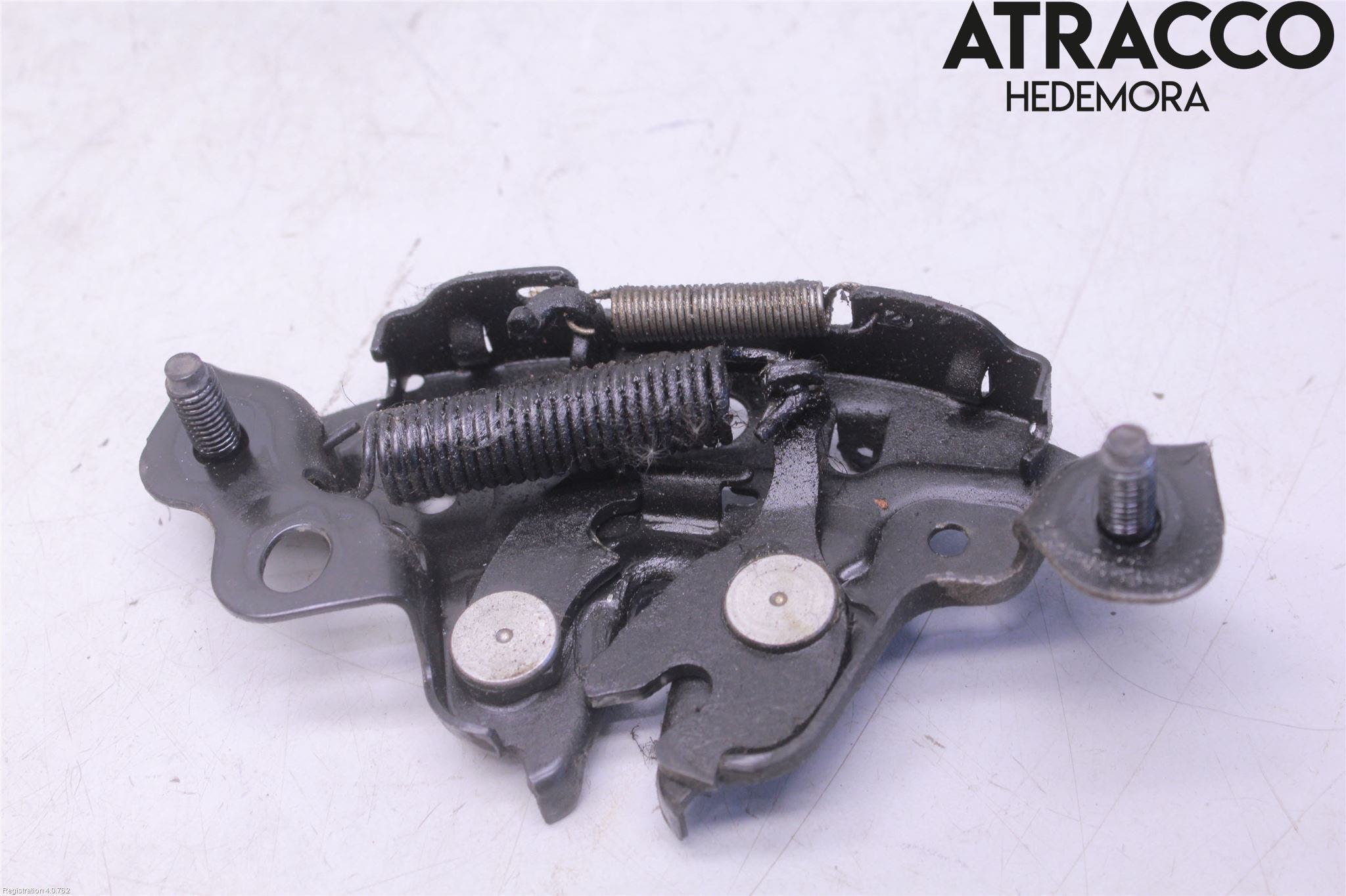 Nissan QASHQAI 14-17 Huvlås