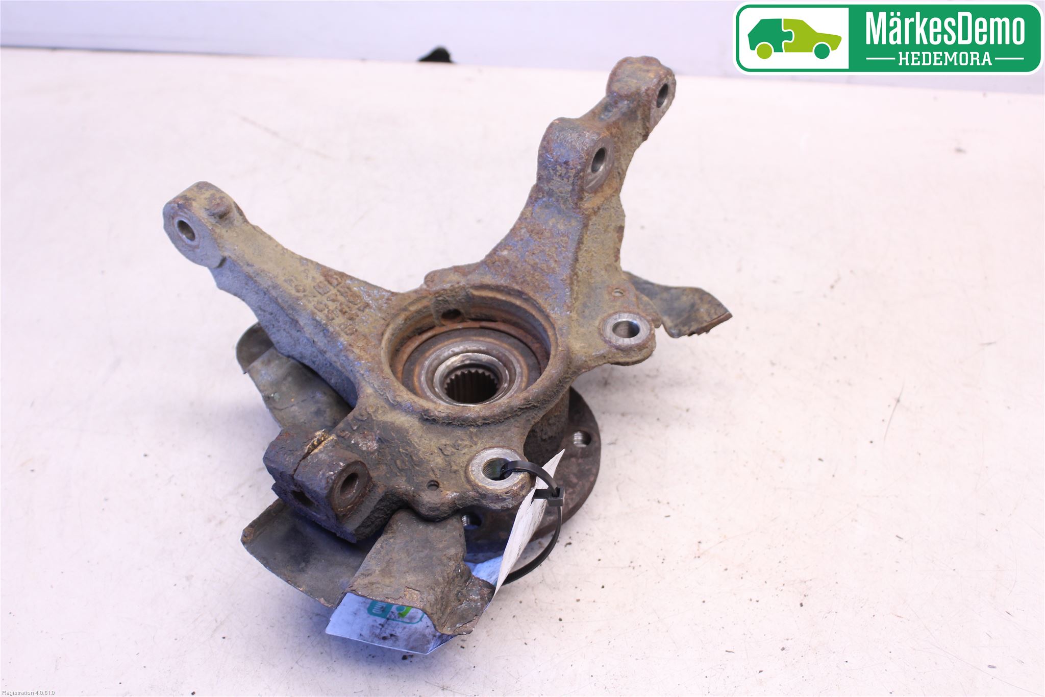 Opel CORSA D 07-14 Styrspindel Lagerhus Vä