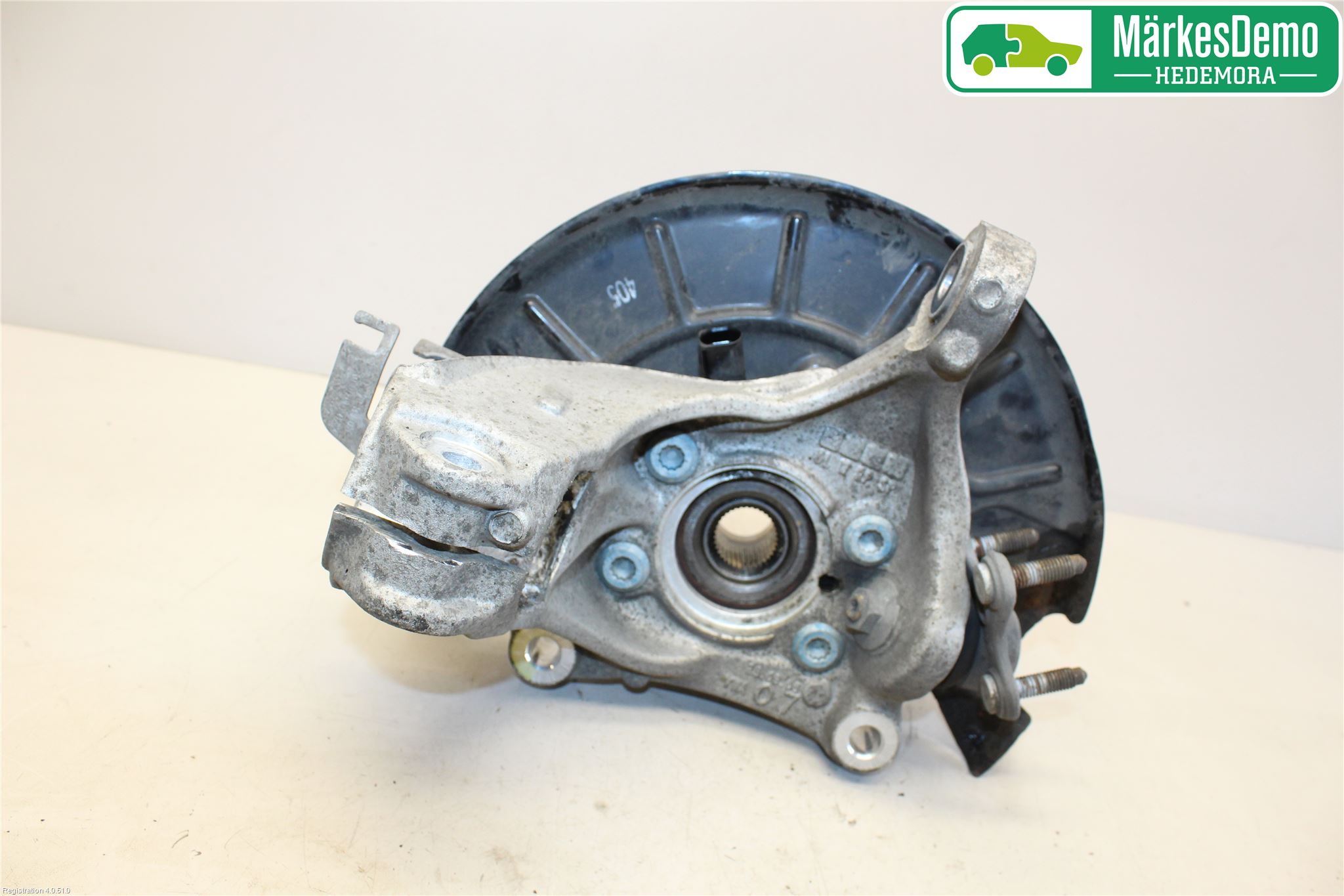 Volkswagen VW PASSAT 11-14 Styrspindel Lagerhus Hö
