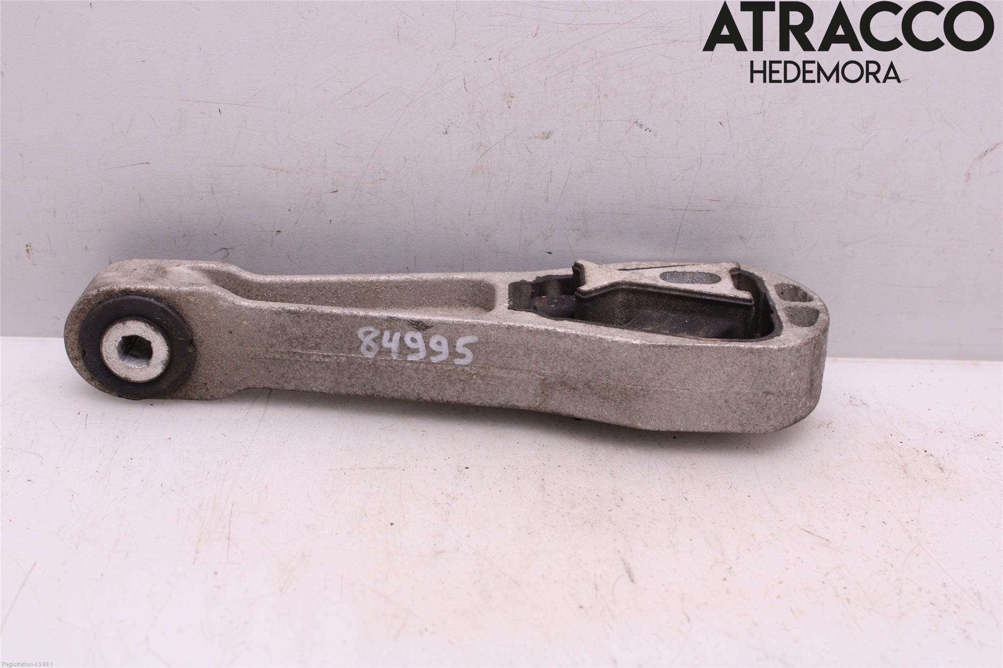 Volvo V40 CROSS COUNTRY 13-19 Motorfäste