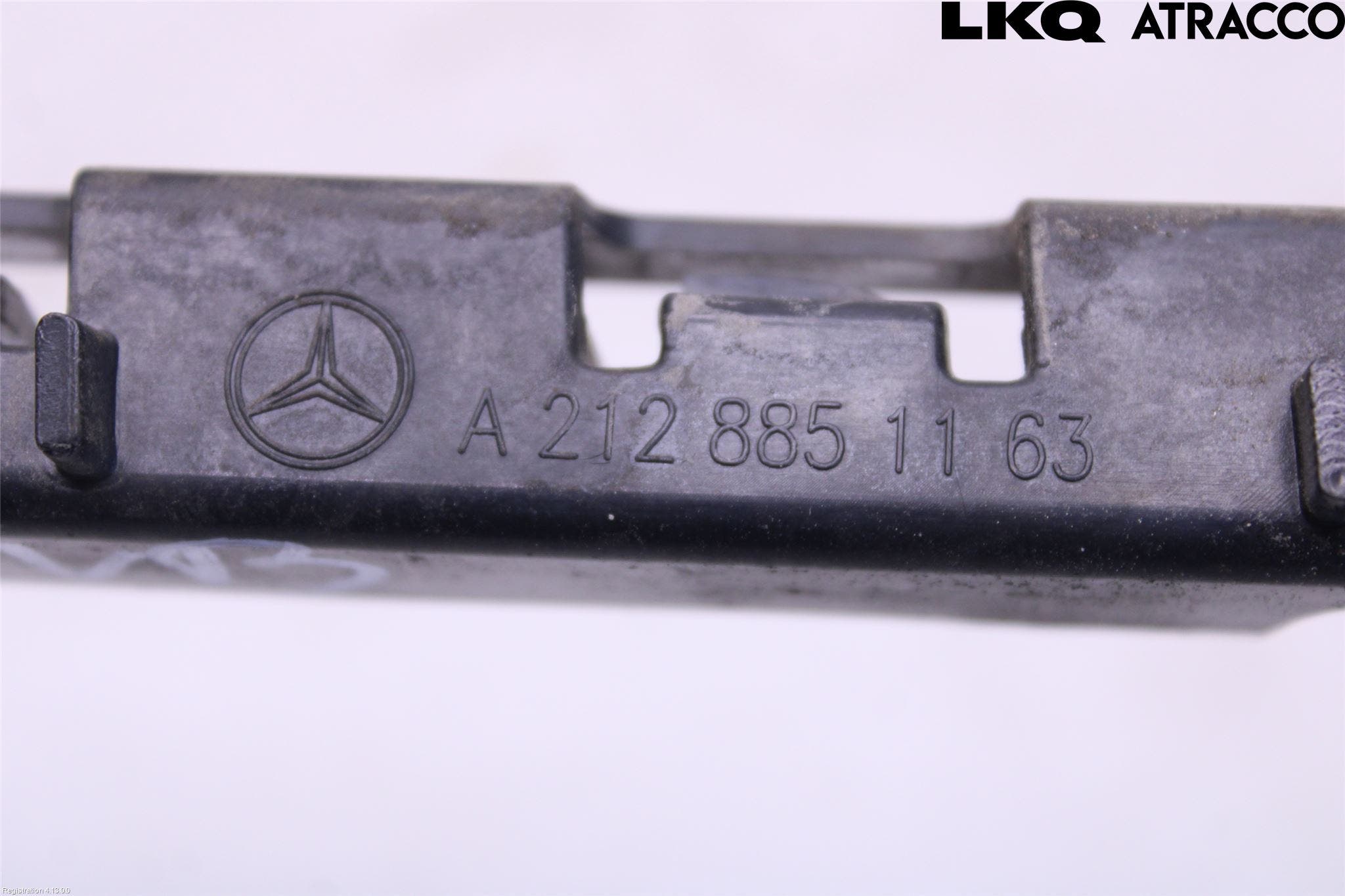 Mercedes-Benz MB E-KLASS (W212) 09-16 Stötfångarfäste Bak Vä
