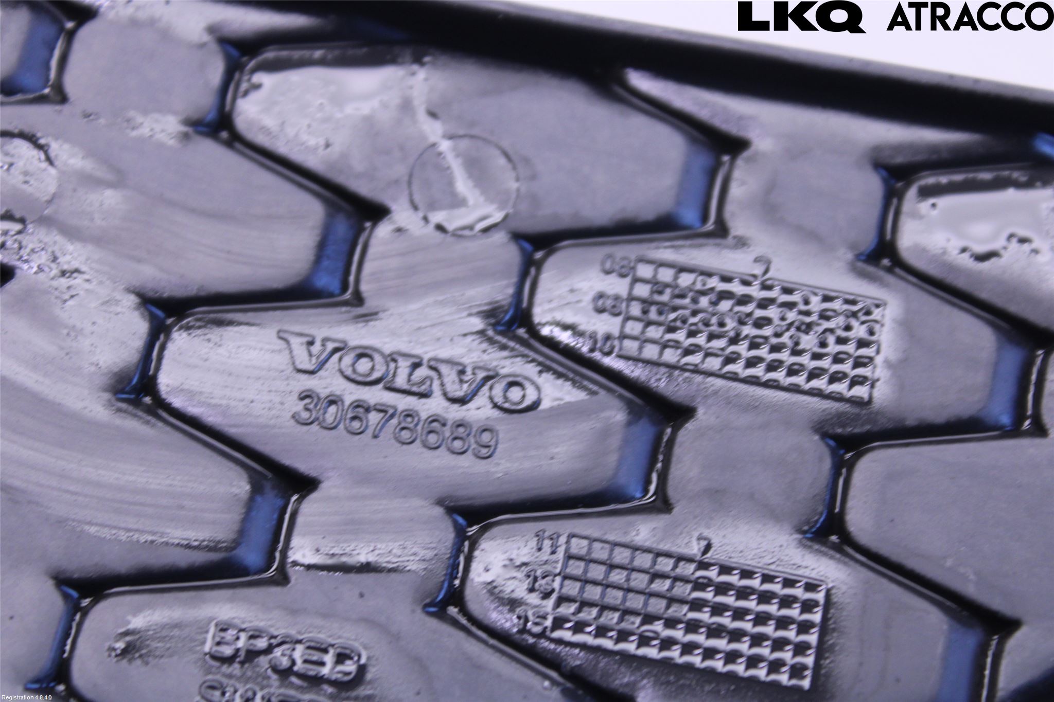 Volvo XC70 08-13 Dimljussarg Fram